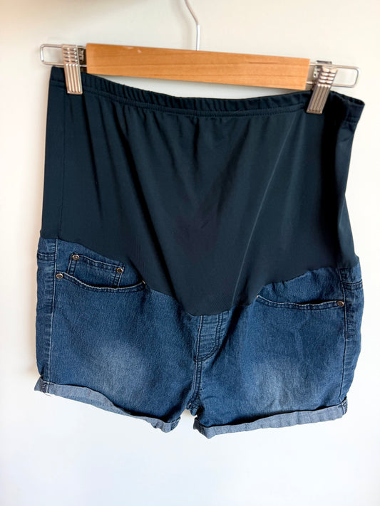 Maternity Chambray Shorts / L