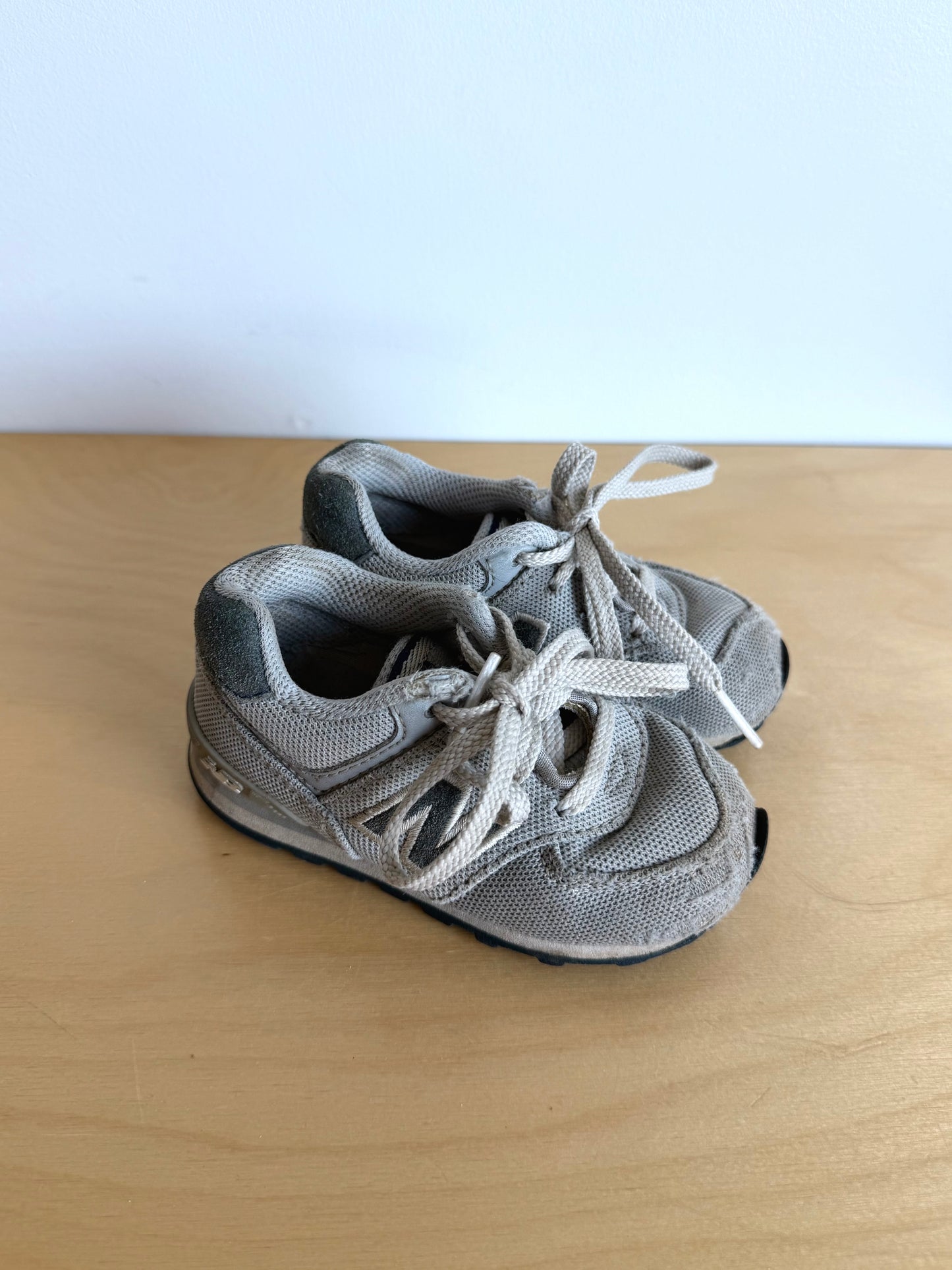 Grey New Balance Sneakers / Size 6 Toddler