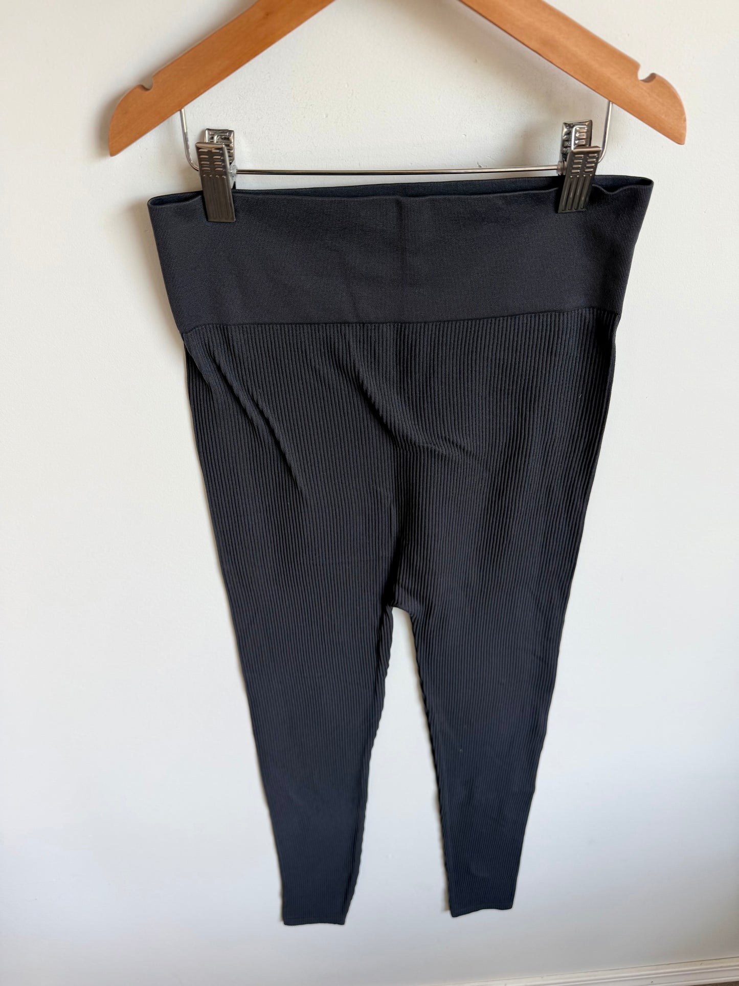 H&M Charcoal Ribbed Maternity Leggings / S