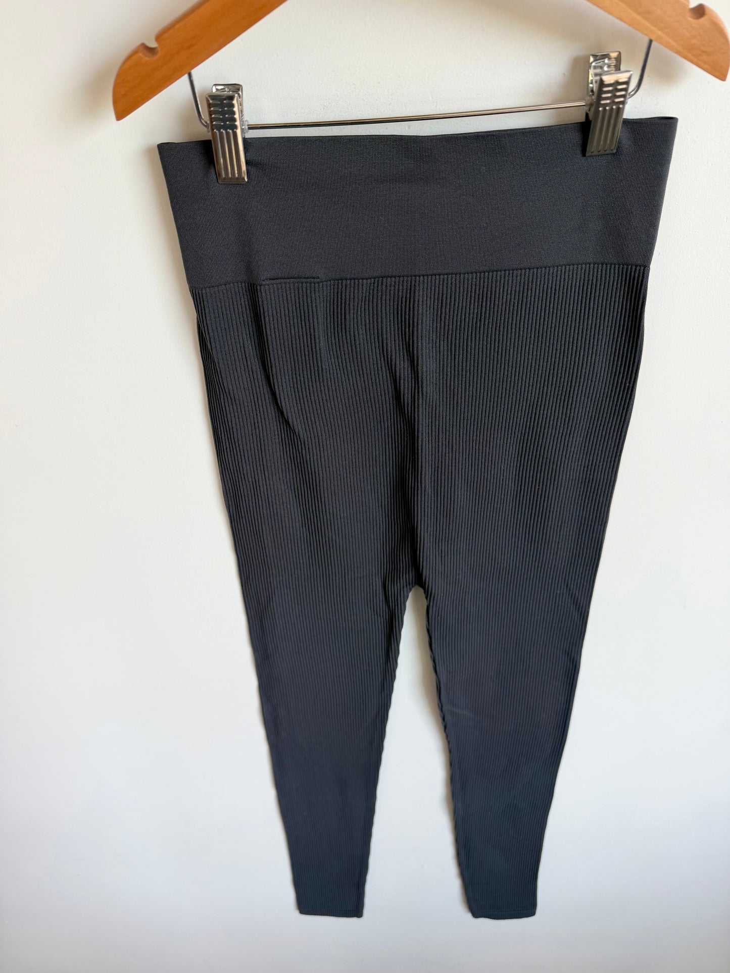 H&M Charcoal Ribbed Maternity Leggings / S