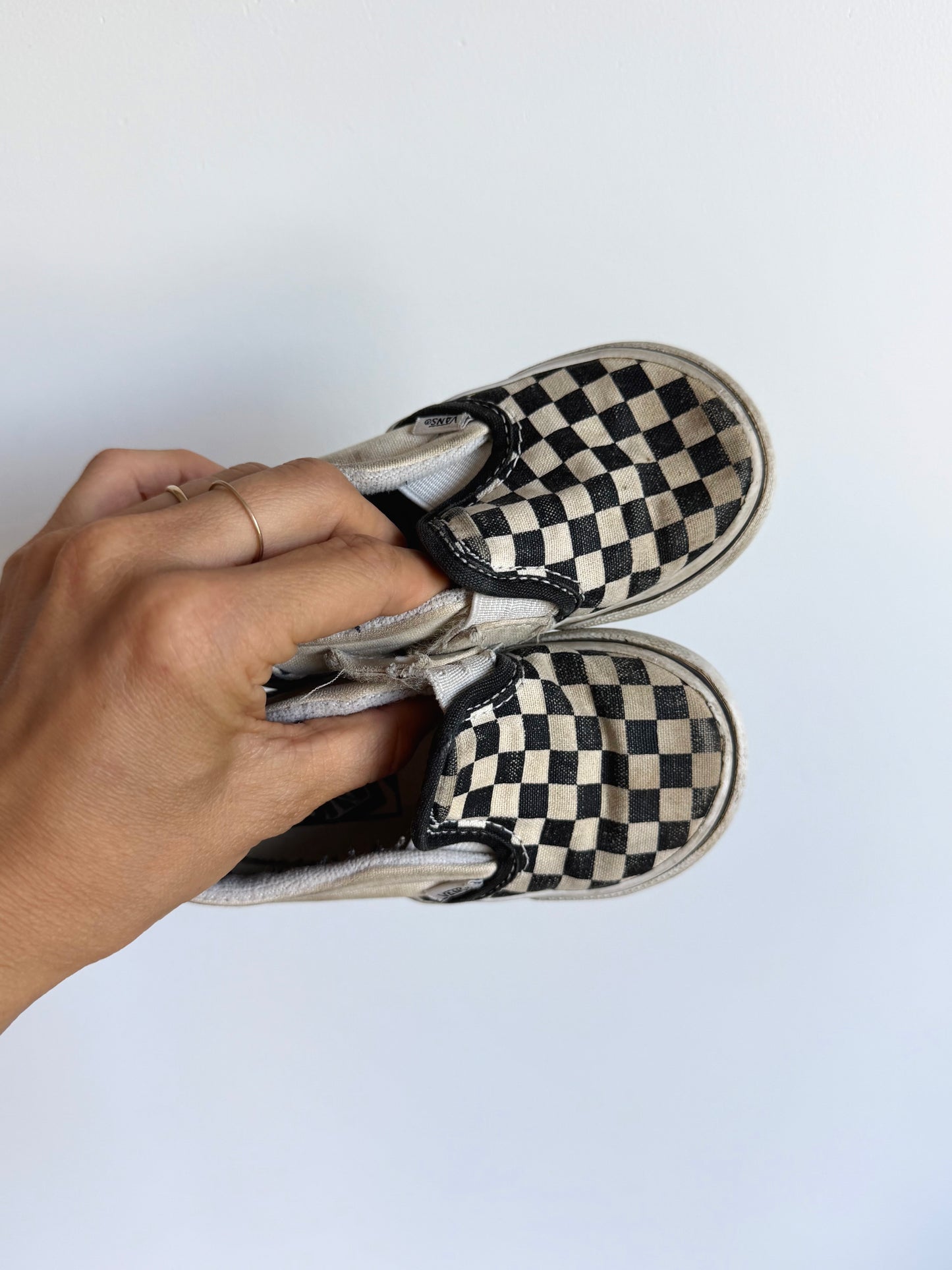 Vans Black Checkered No Lace Slip On Shoes (PLAY) / Size 6 toddler