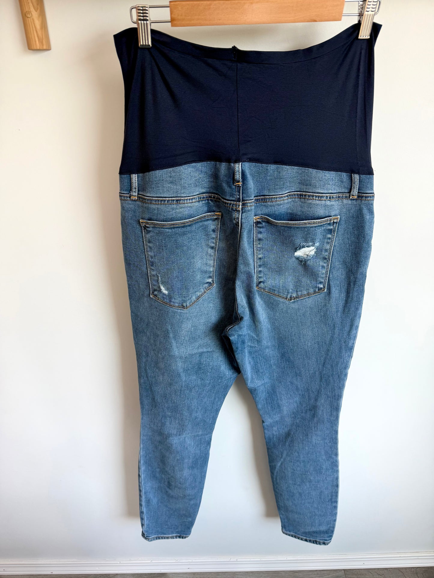 Gap True Skinny Maternity Jeans / L (31 R)