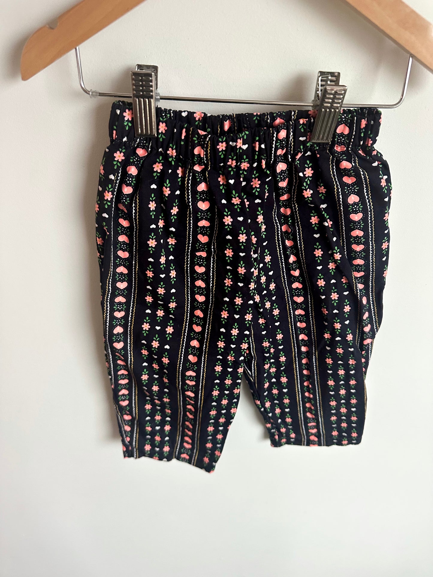 Black Floral Heart Pants / 18-24m?
