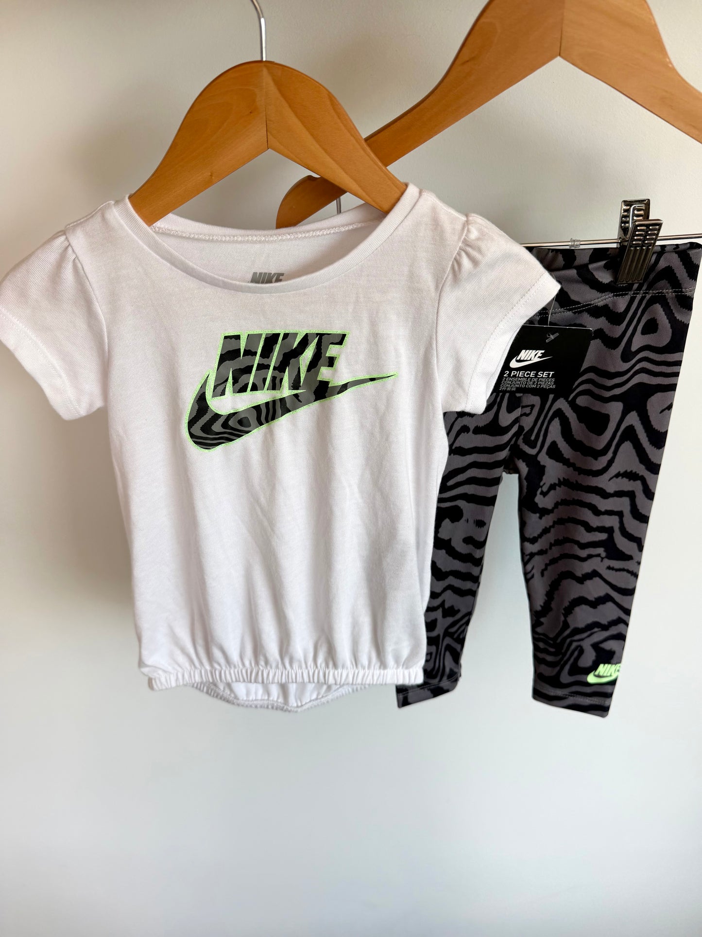 Nike 2 Piece T-shirt + Leggings Set (With Tags) / 12m