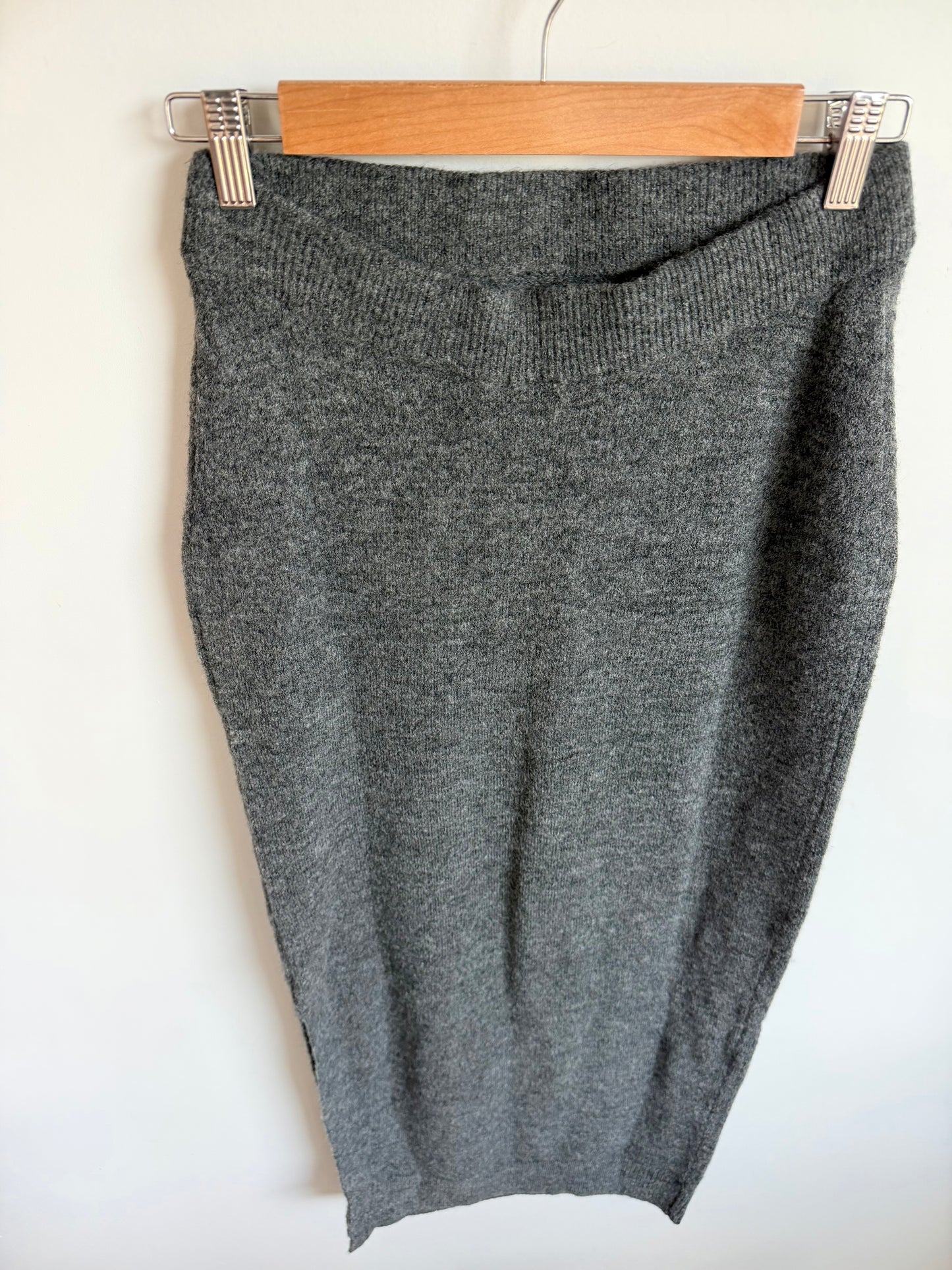 H&M Dark Grey Knit Maternity Skirt (With Tags) / S