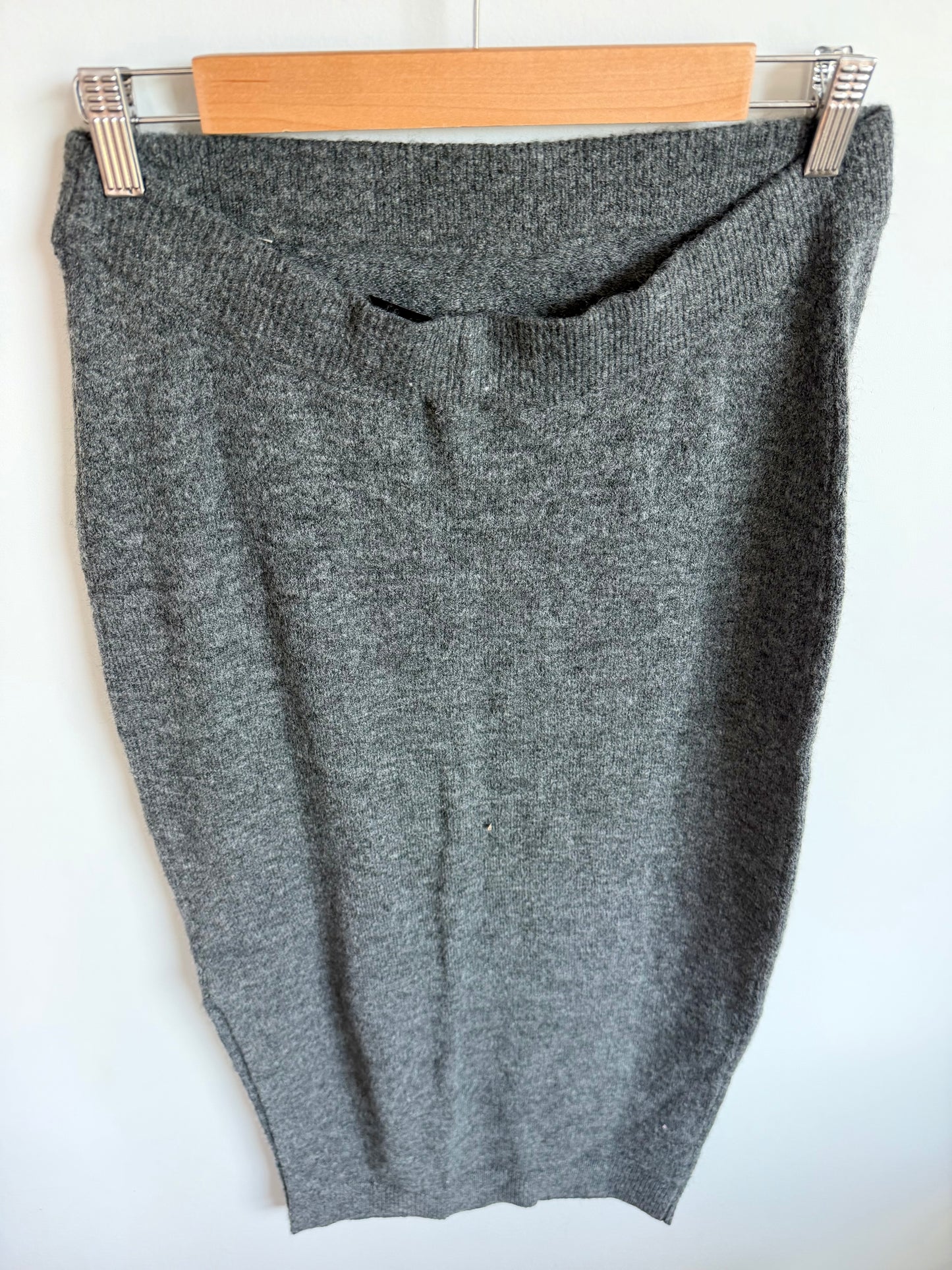 H&M Dark Grey Knit Maternity Skirt (With Tags) / M
