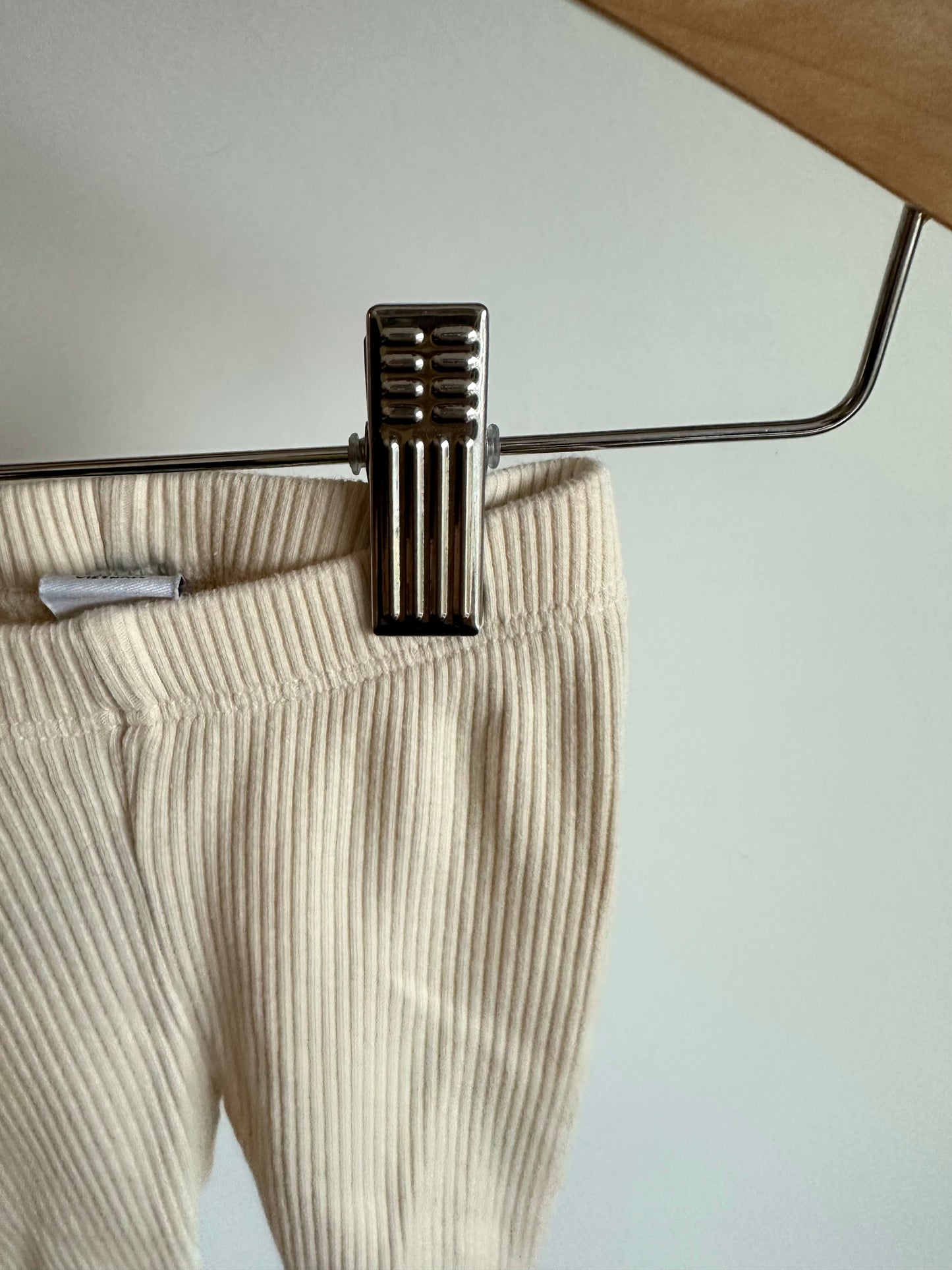 Cream Ribbed Leggings / 0-3m