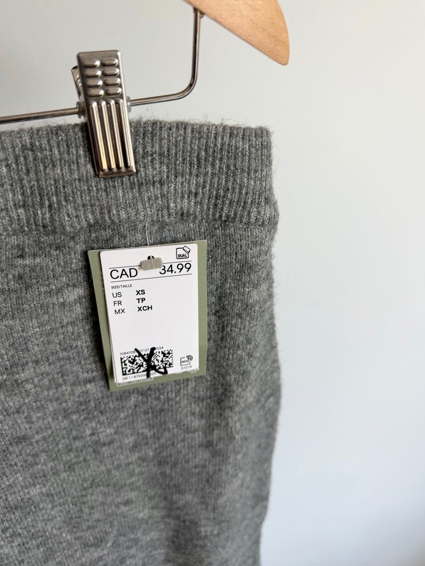 H&M Light Grey Knit Maternity Skirt (With Tags) / XS