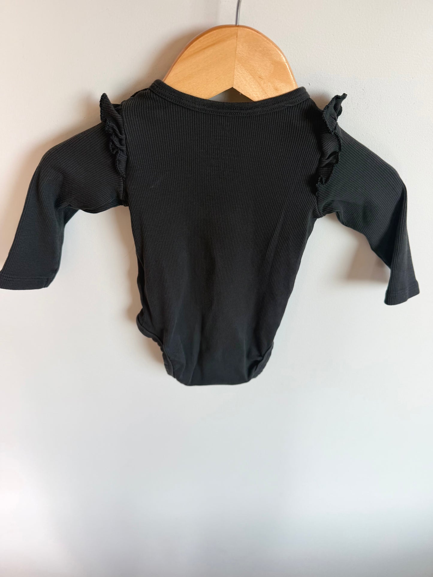 H&M Charcoal Organic Ribbed Bodysuit / 2-4m