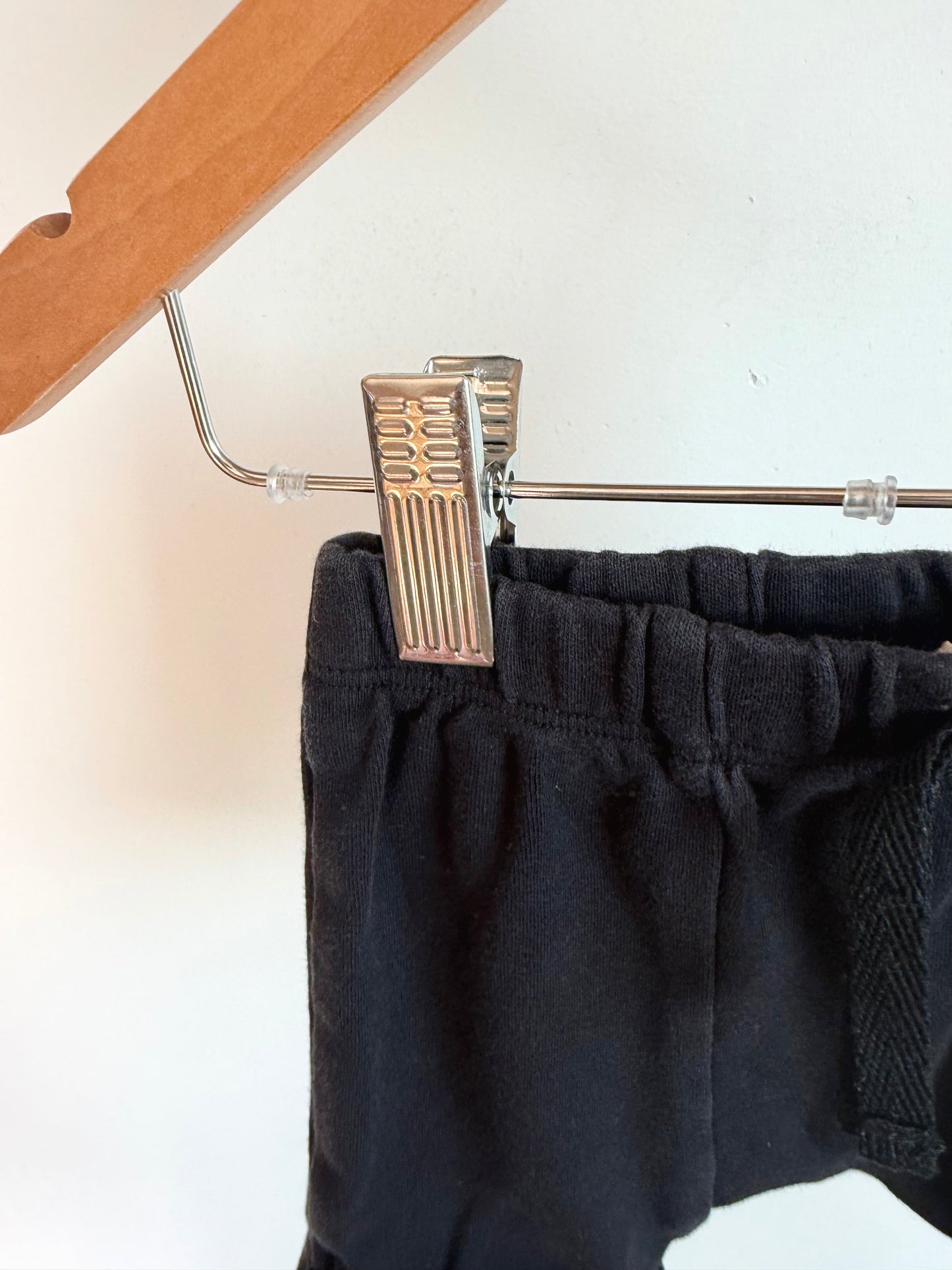 Kate Quinn Black Shorts / 6-12m