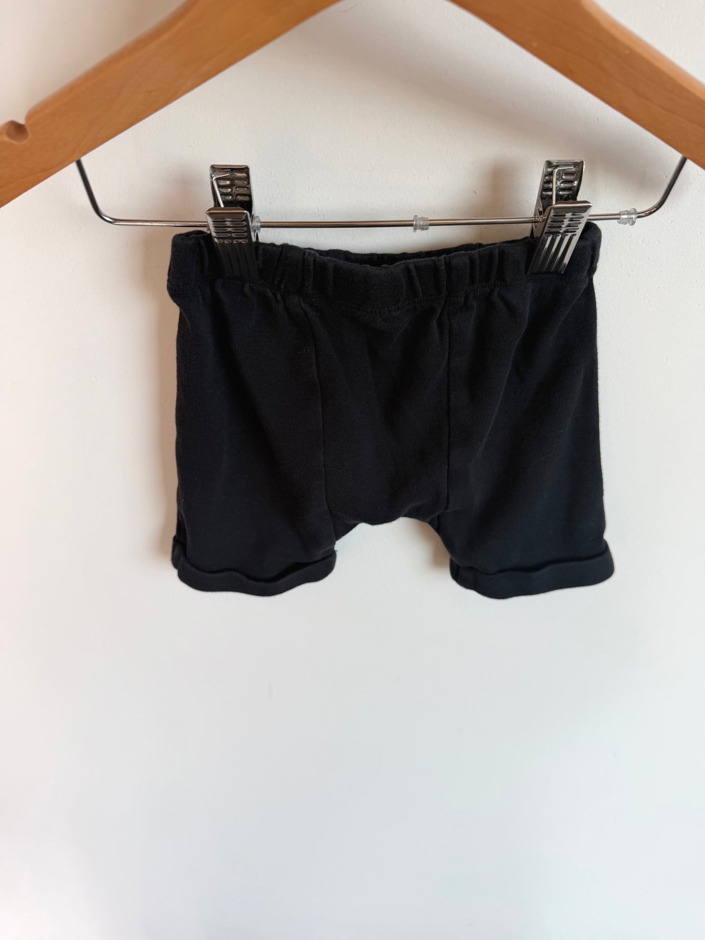 Kate Quinn Black Shorts / 6-12m