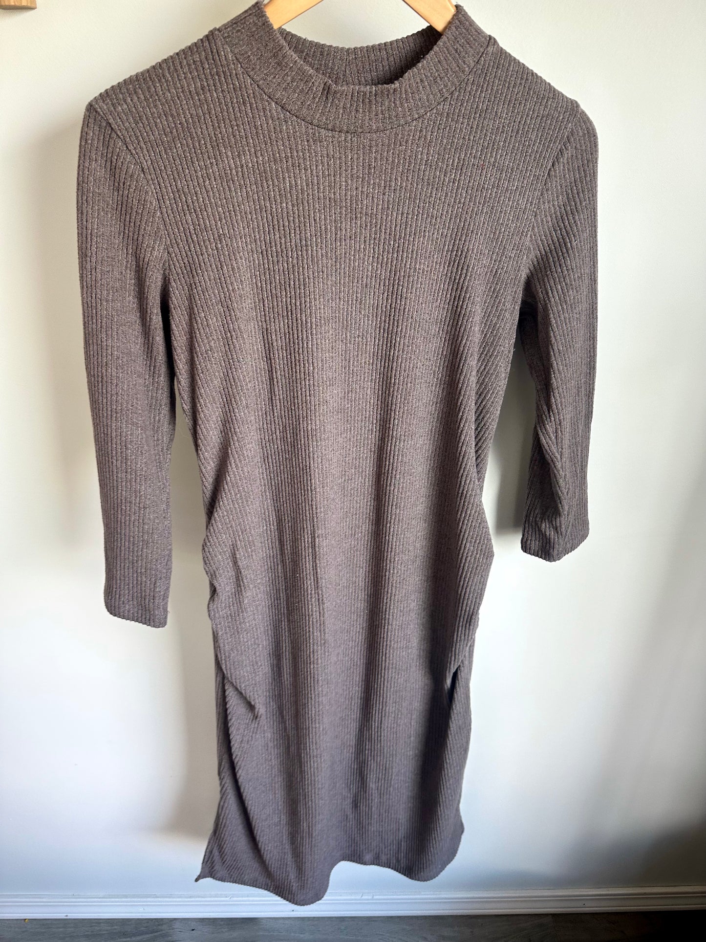 Ribbed Grey Maternity Dress / Medium