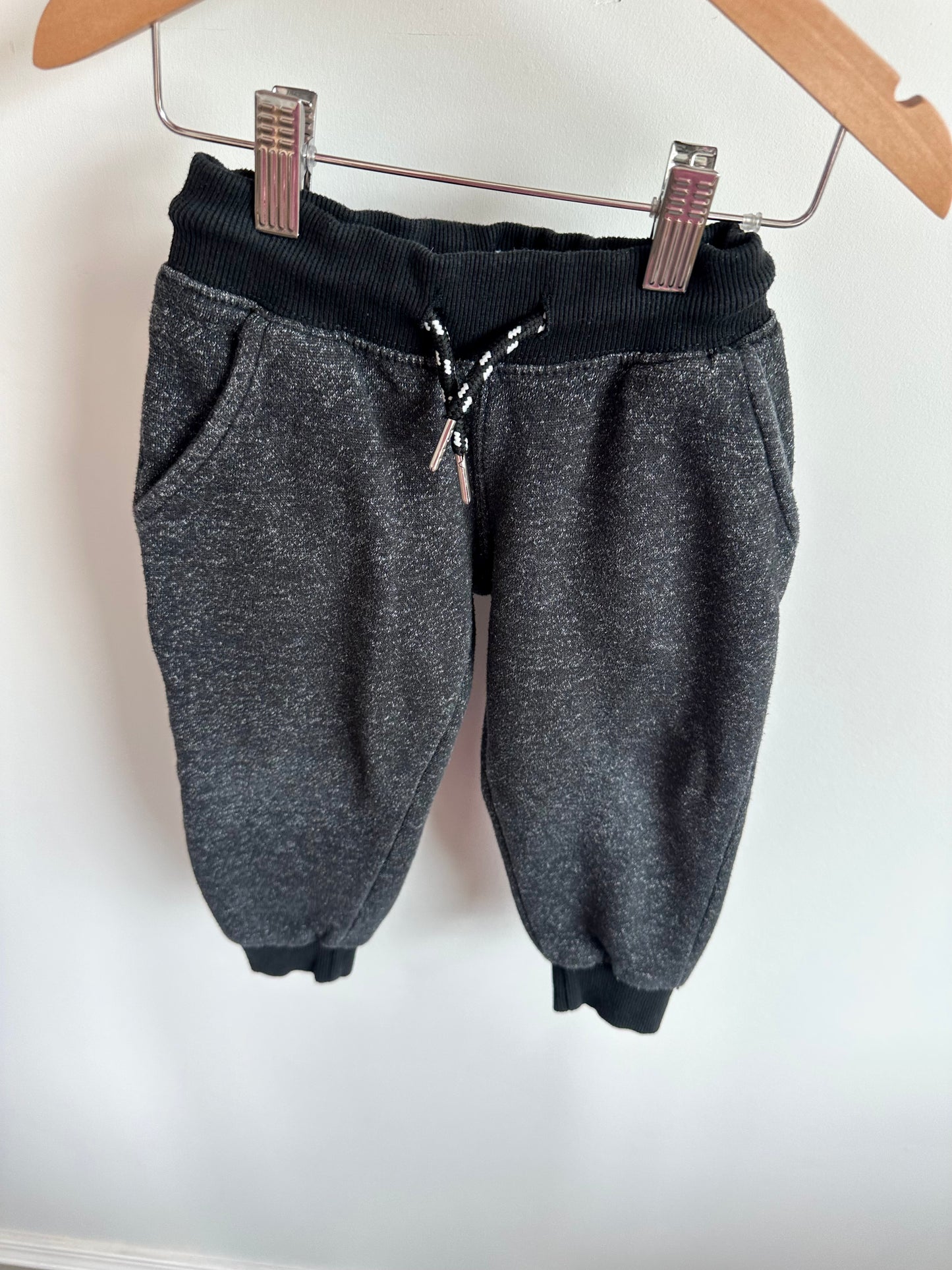 Black Tapered Sweatpants / 4T