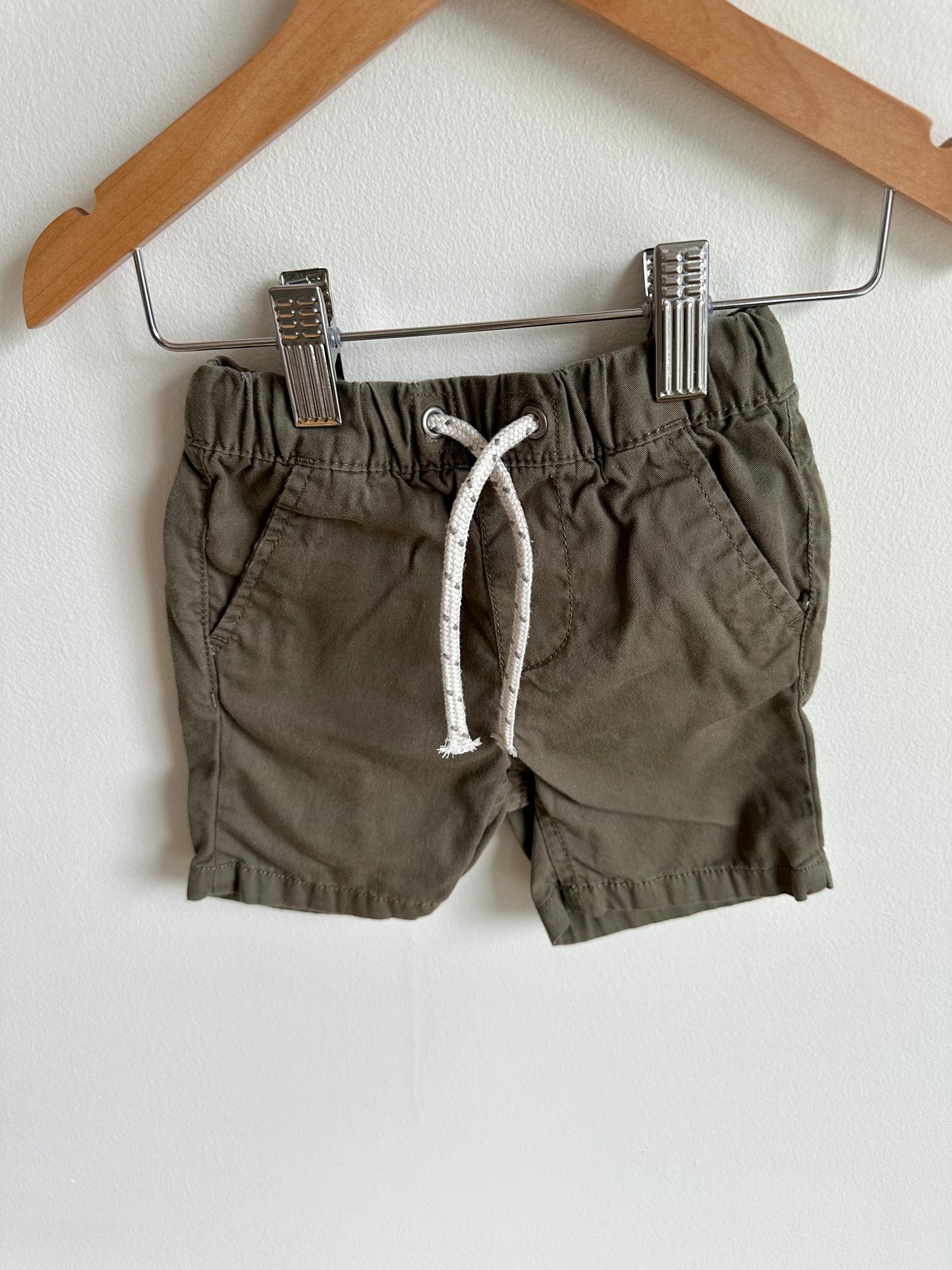 Olive Drawstring Shorts / 6-9m