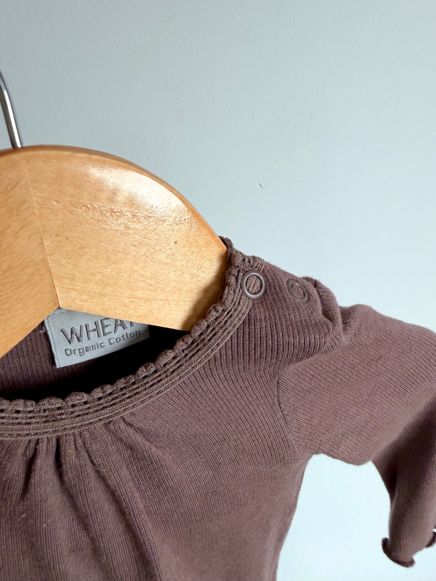 Wheat Long Sleeve Wavy Hem Bodysuit / 9m