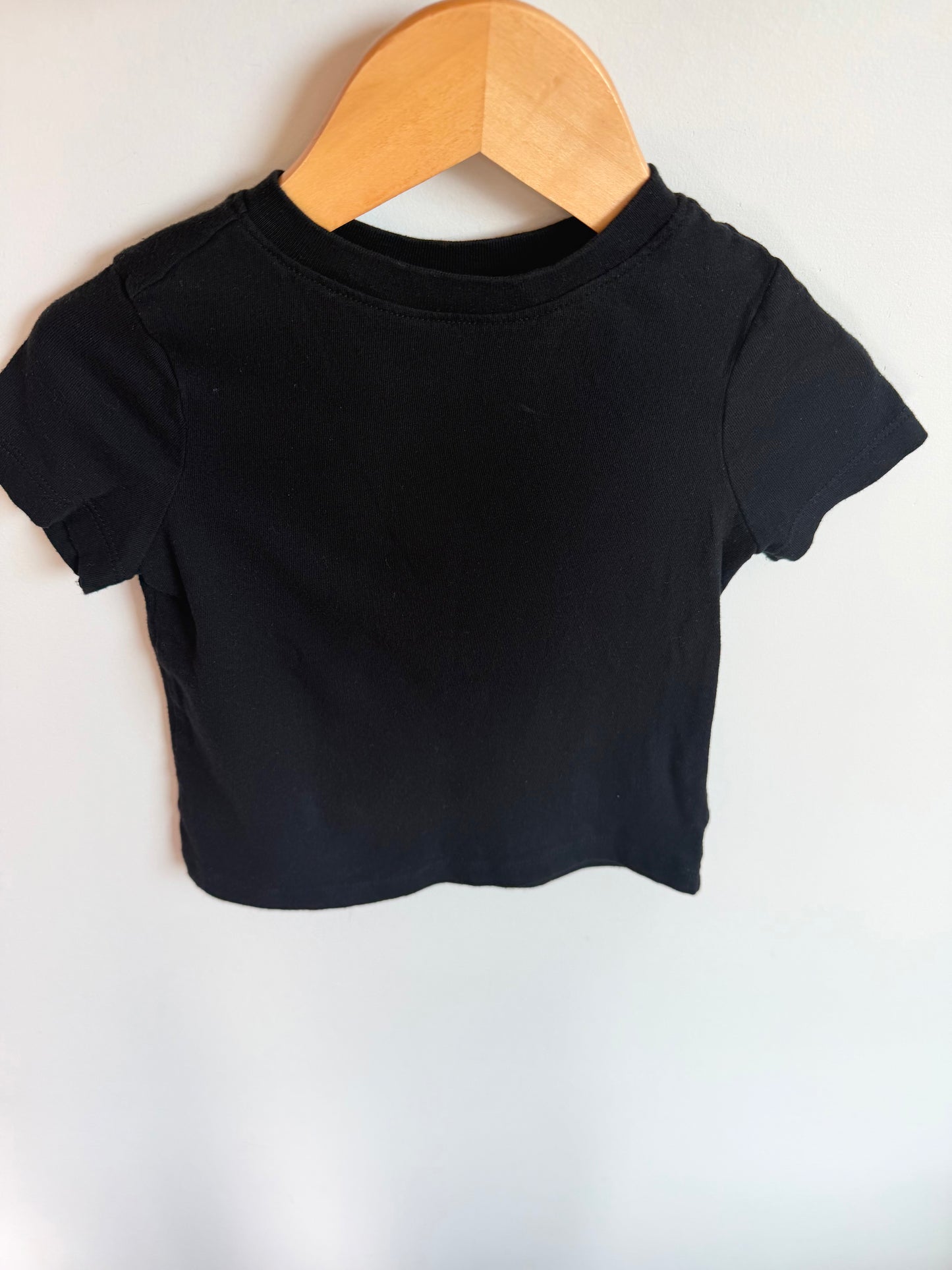 Black T-Shirt / 18-24m