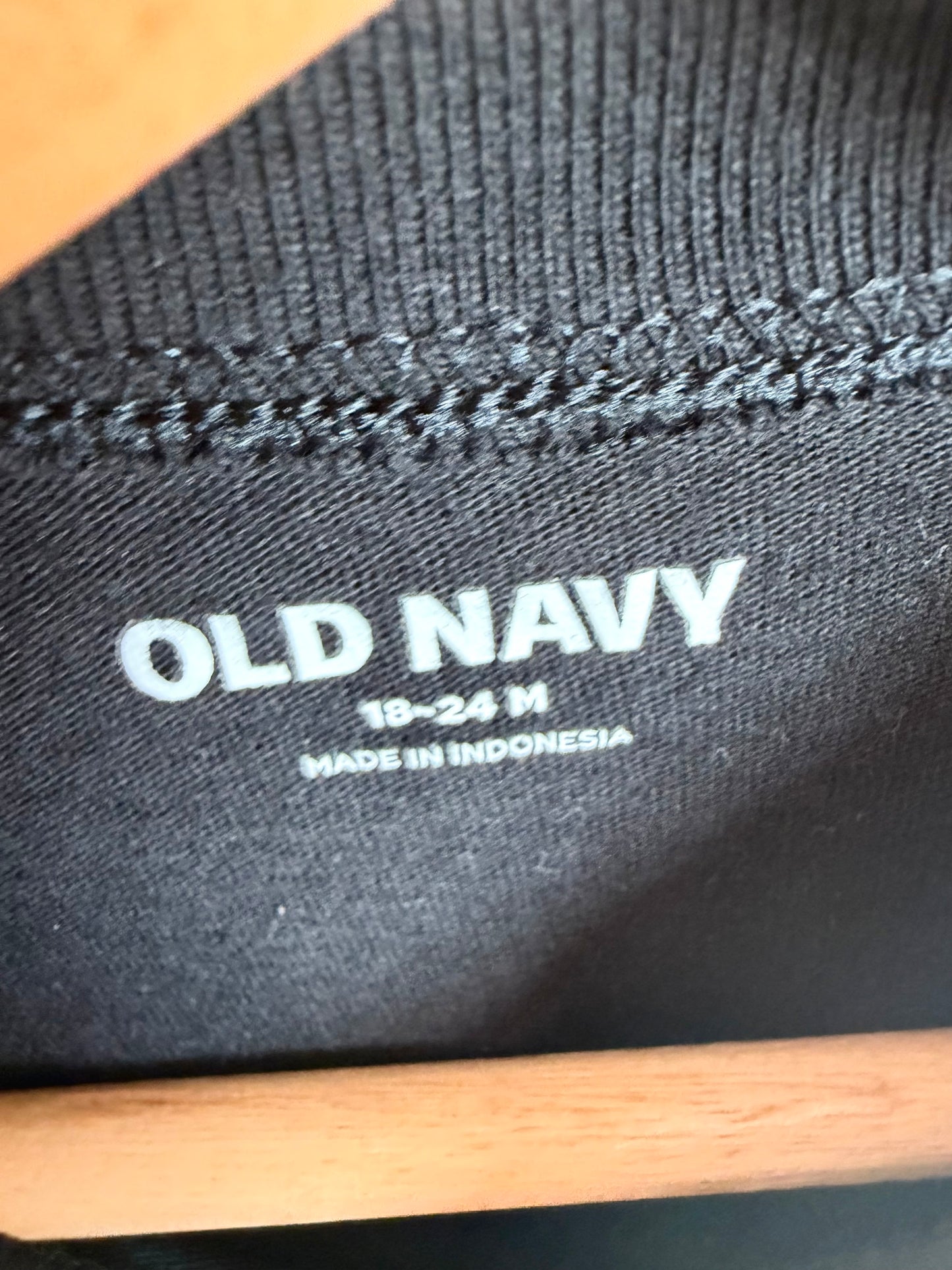 Black T-Shirt / 18-24m