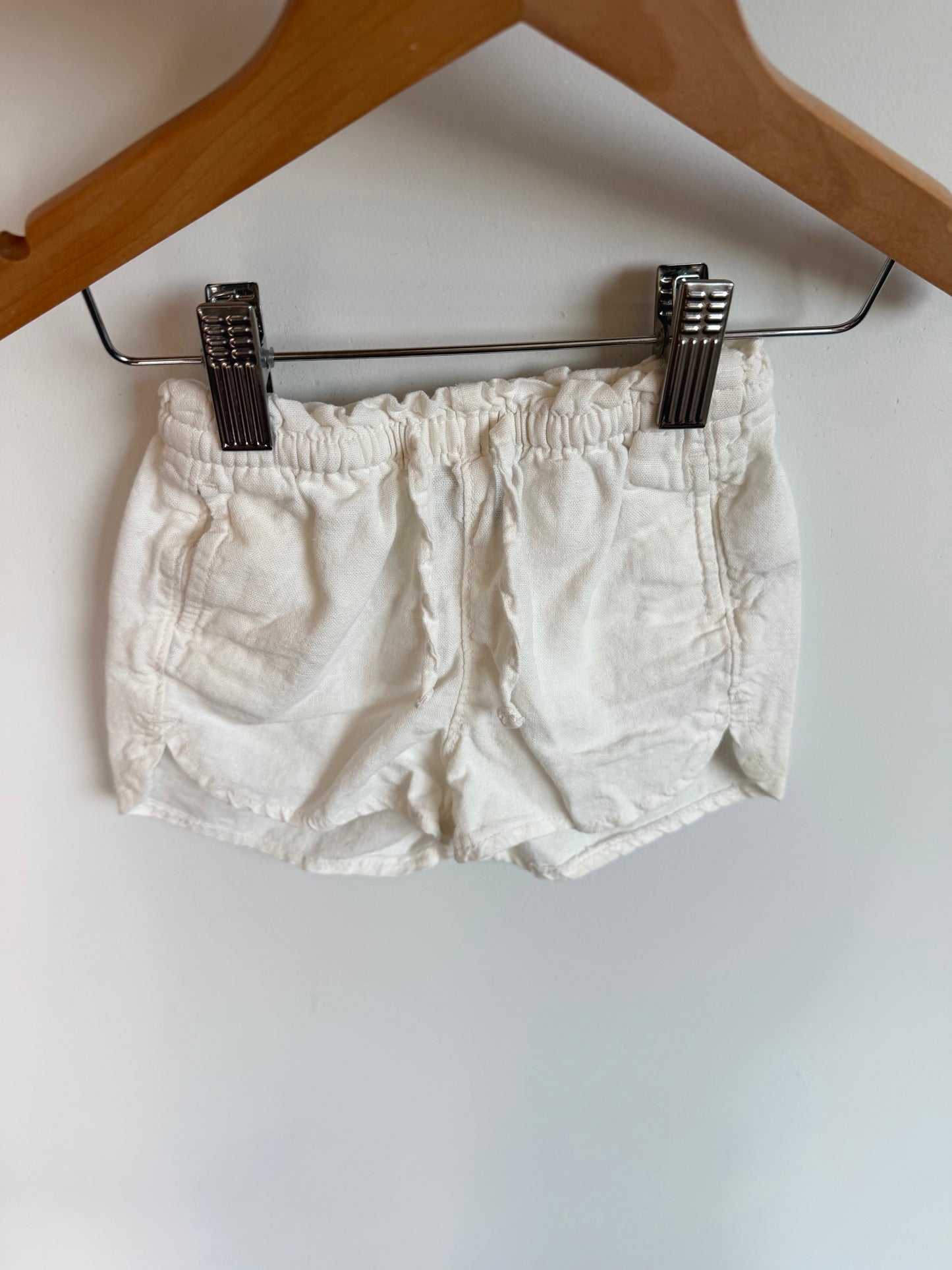White Pocket Shorts / 18-24m