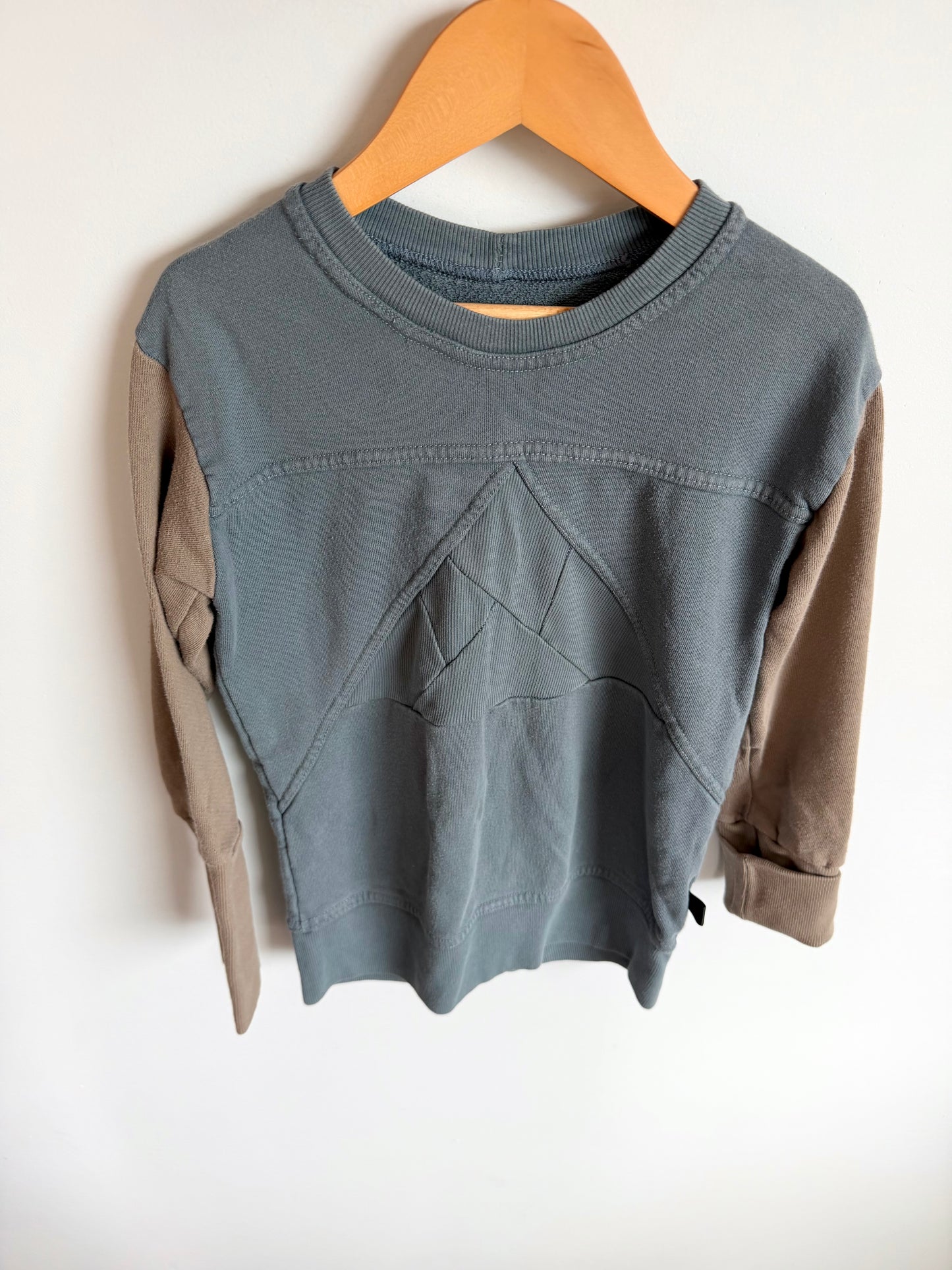Teddy Little Triangle Sweater / 6-8 years