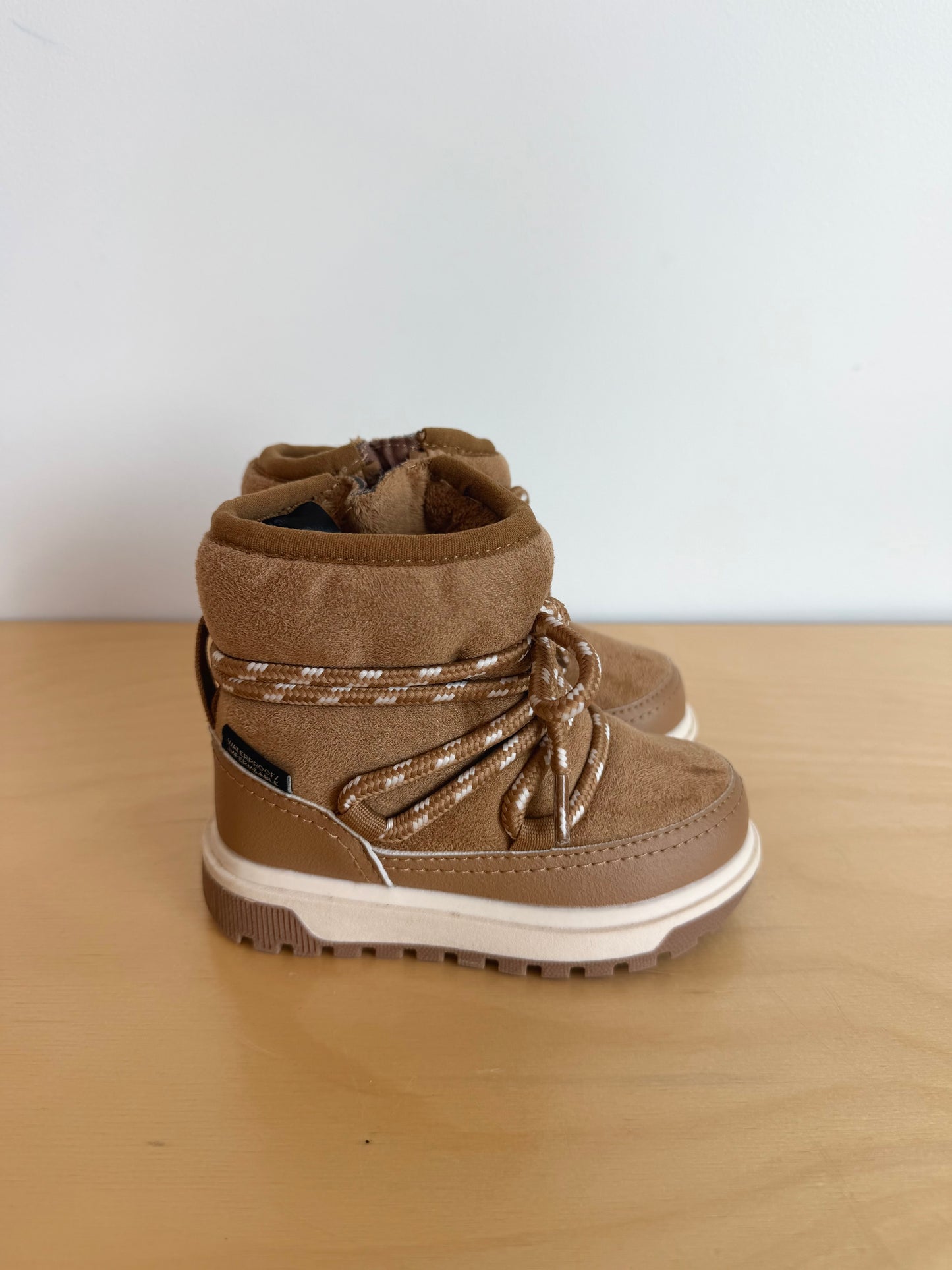 Waterproof Tan Zipper Boots / Size 5.5 Toddler