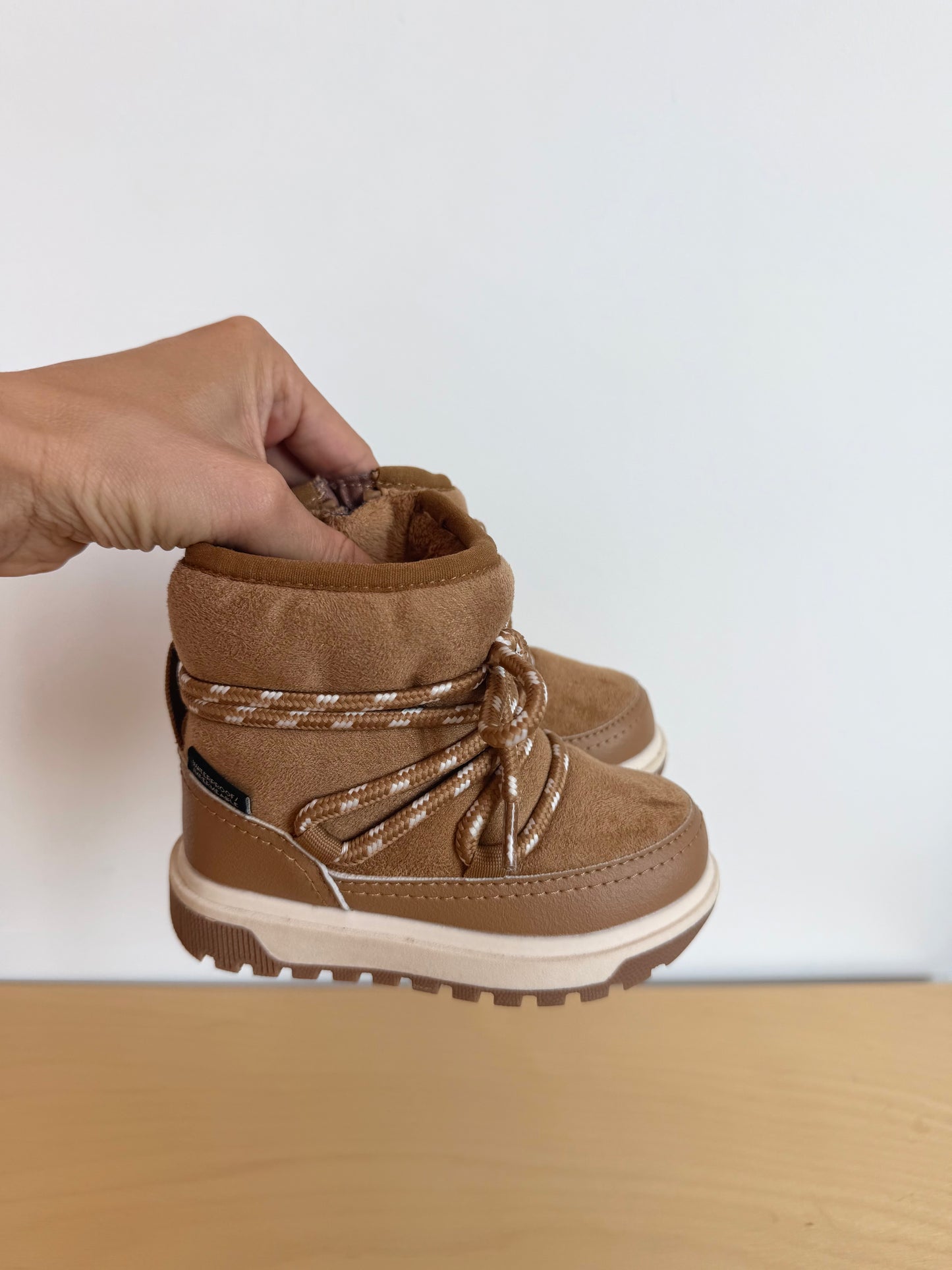 Waterproof Tan Zipper Boots / Size 5.5 Toddler