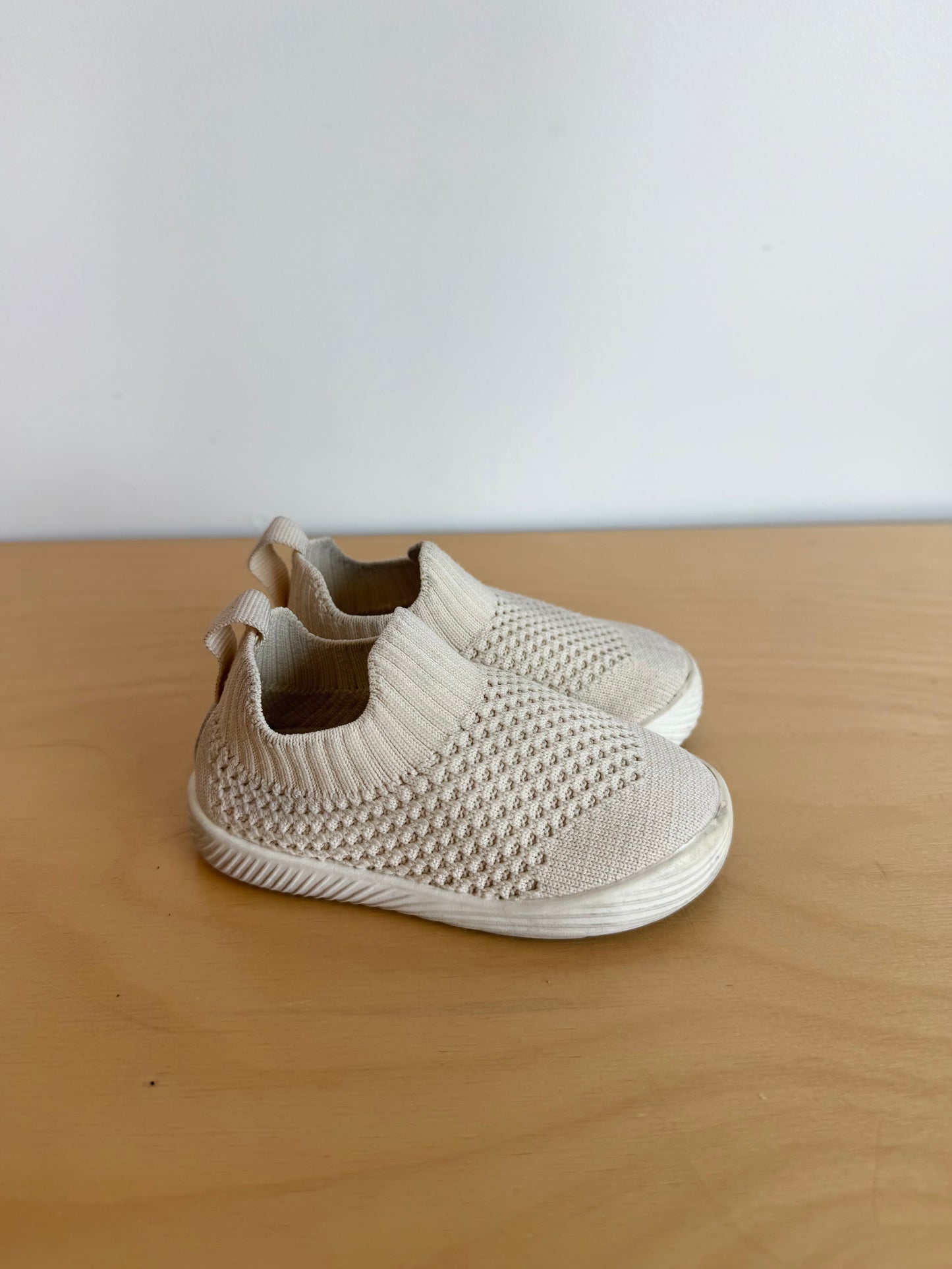 Oat Slide On Shoes / Size 5.5 Toddler