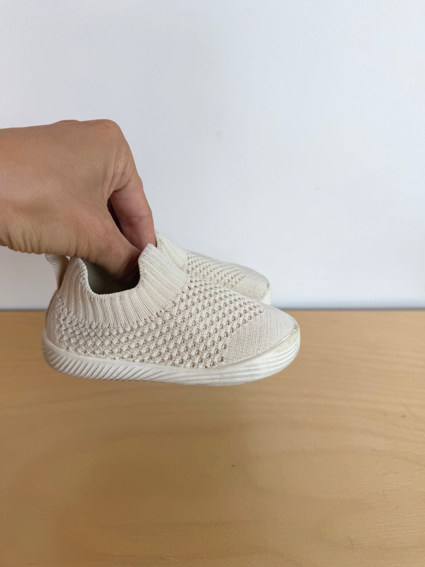 Oat Slide On Shoes / Size 5.5 Toddler