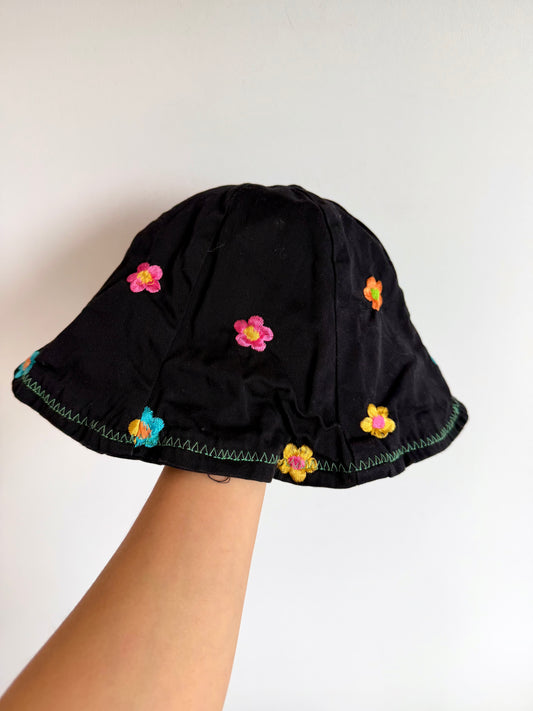 Black Embroidery Bucket Hat / 18-24m?