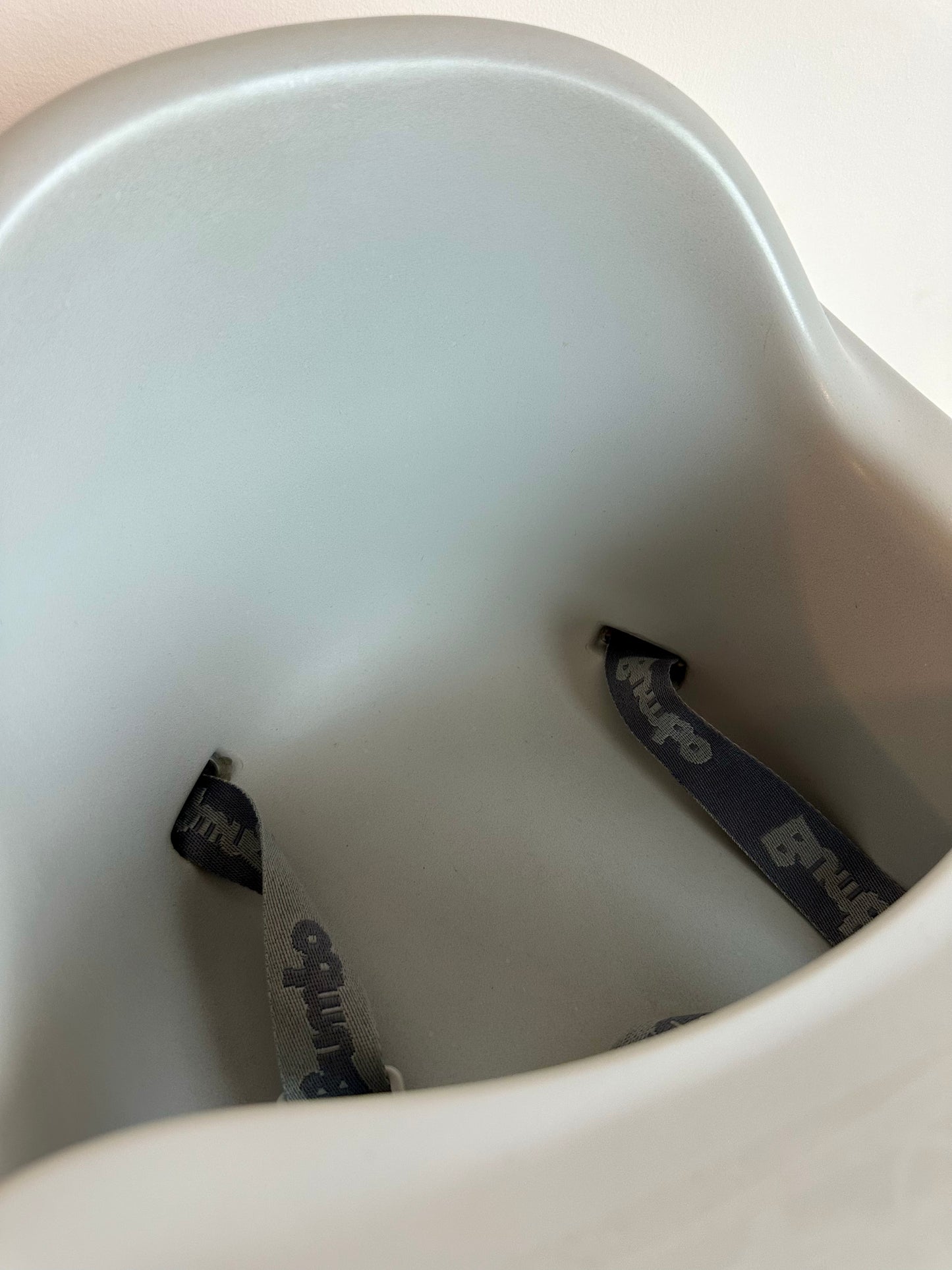 Bumbo Grey White Seat / 6-36m (No Shipping)