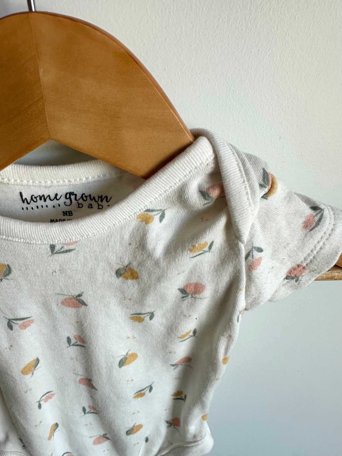 Newborn Gap Organic Pink Bodysuit / 0m
