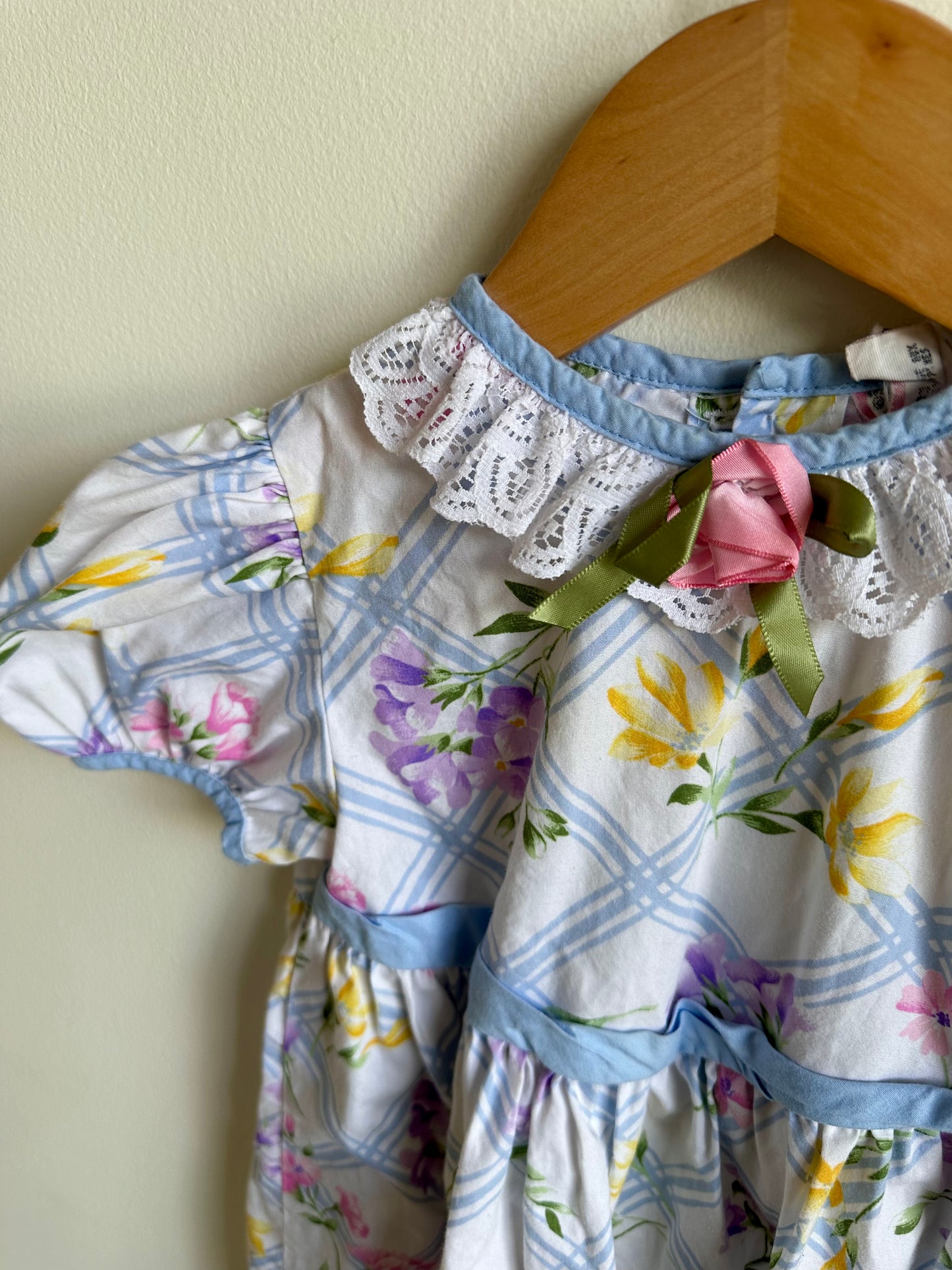 Vintage Floral Dress with Puff Sleeves / 4 years