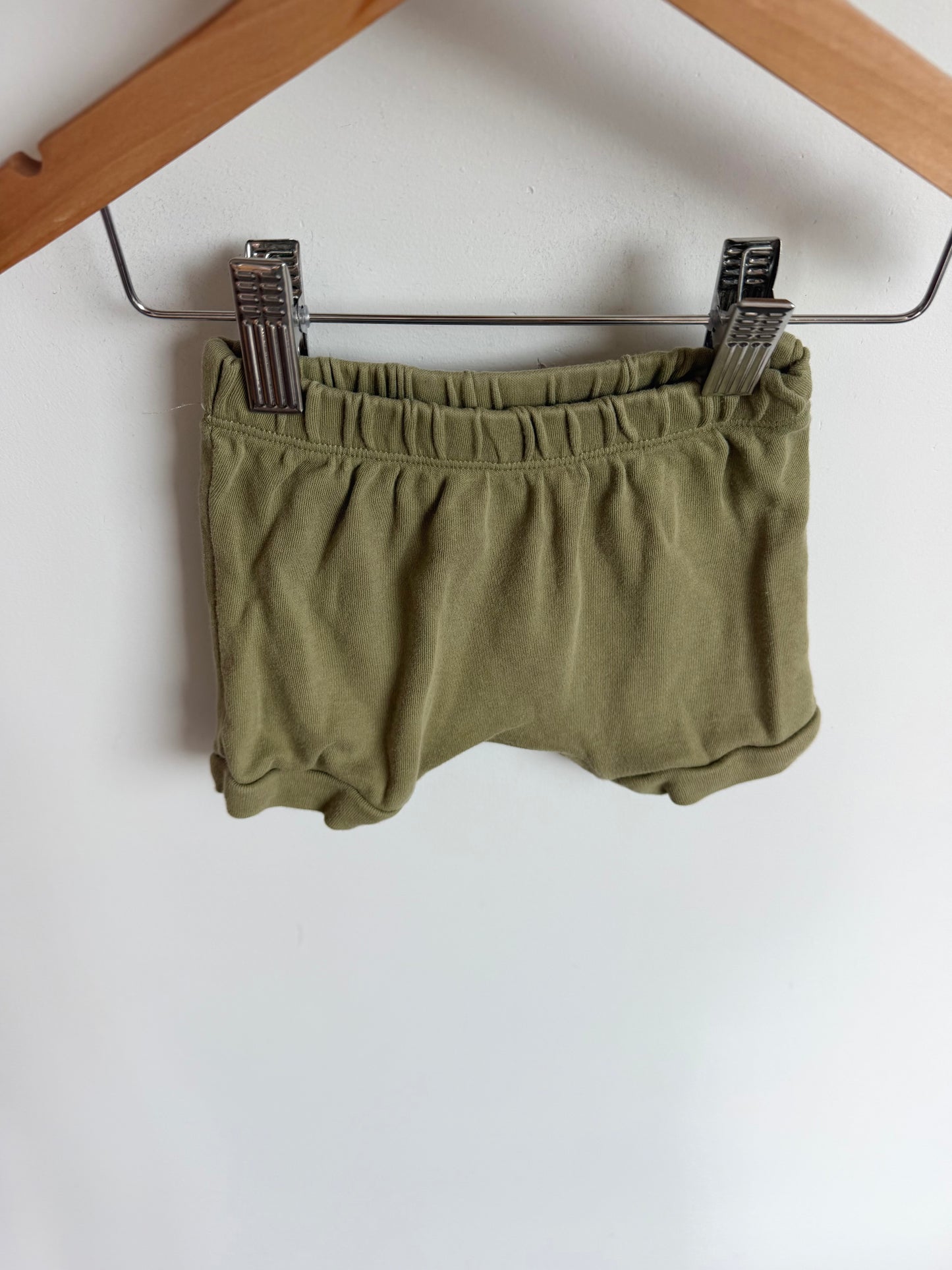 Parade Olive Shorts / 3-6m