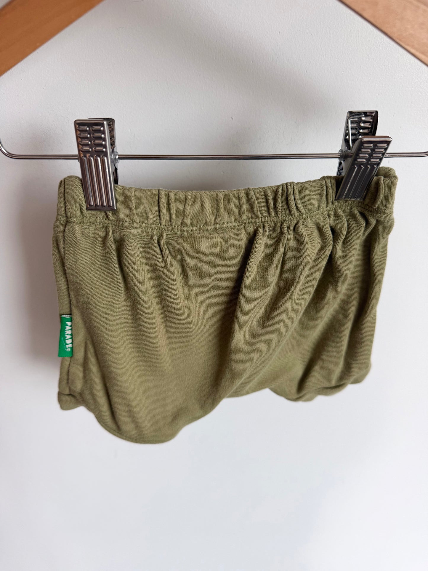 Parade Olive Shorts / 3-6m
