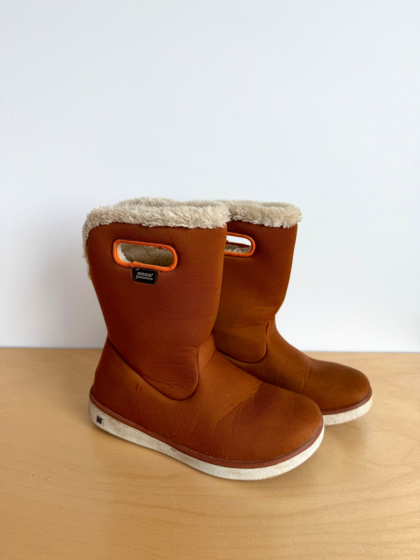 Bogs Tan Boots / Size 1 Big Kid