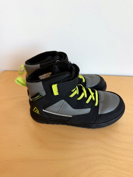 Ripzone Insulated Ankle Boots / Size 2 Big Kid (No Shipping)