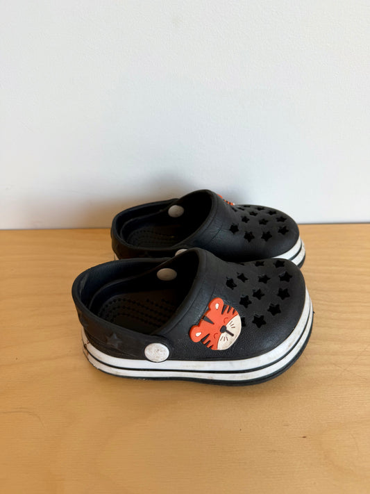 Tiger Star Slide On Shoes / Size 4 Toddler