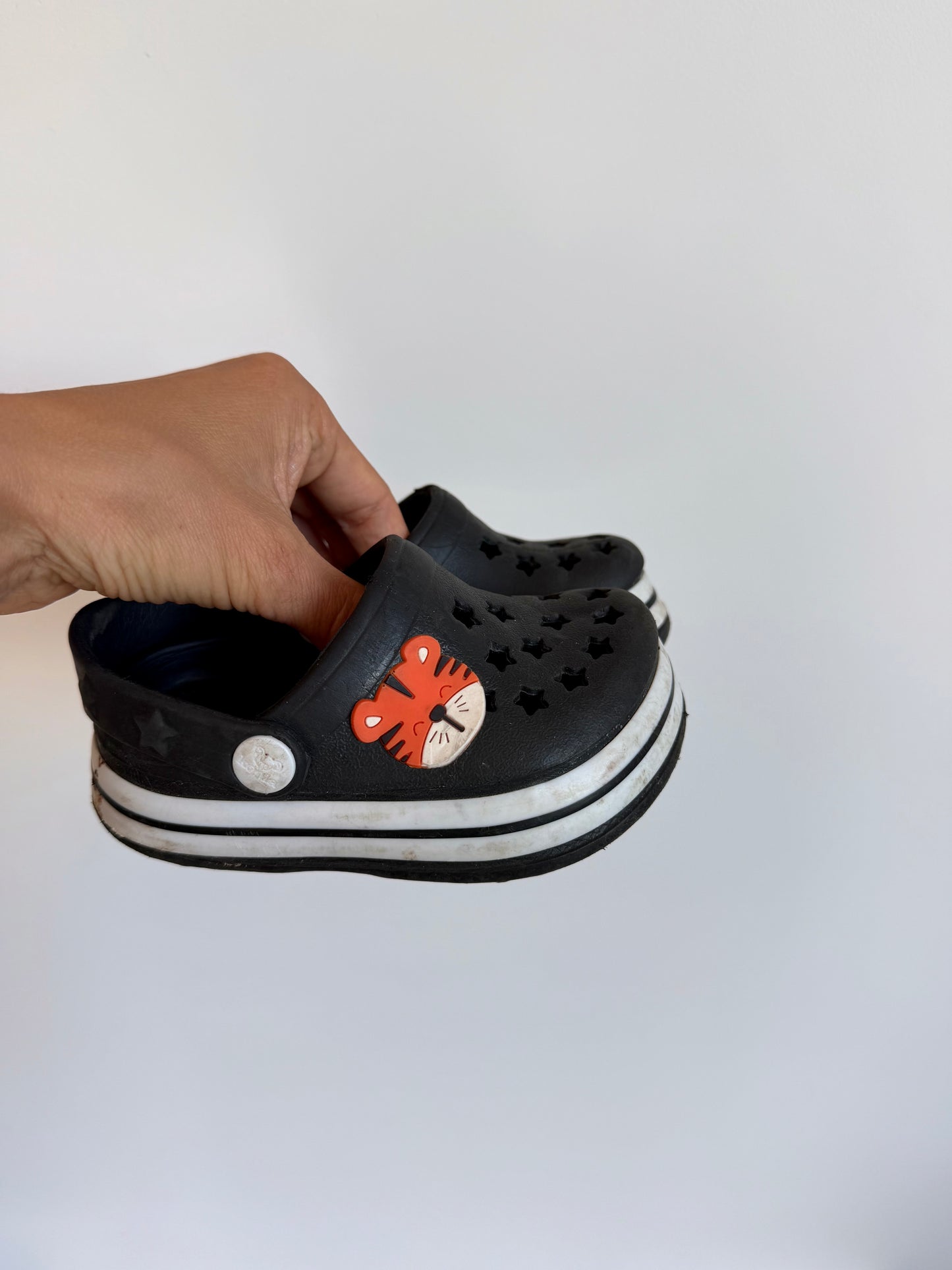 Tiger Star Slide On Shoes / Size 4 Toddler