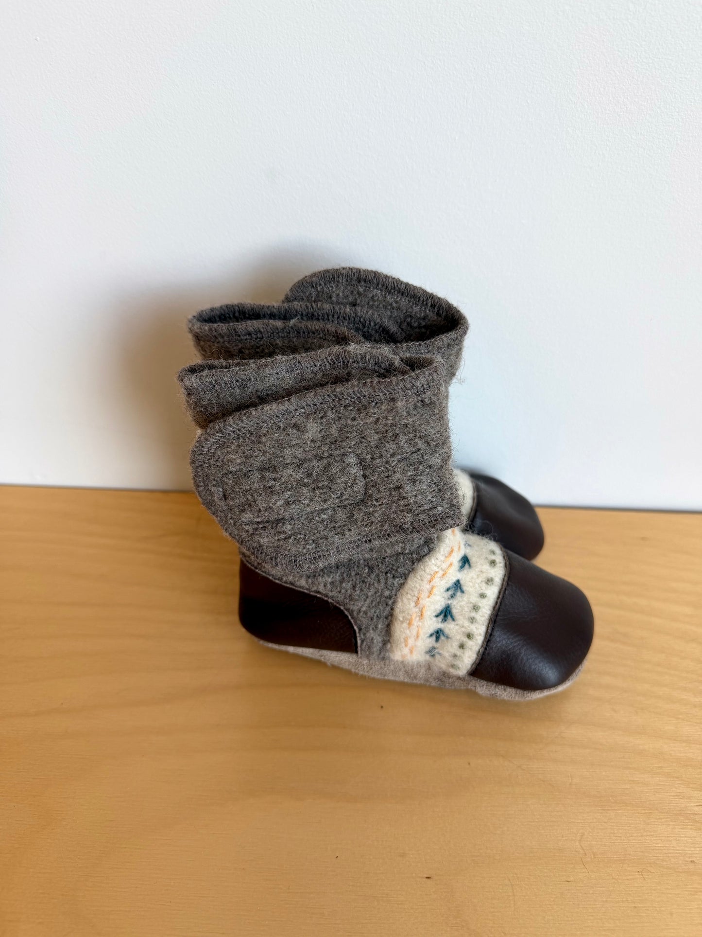 Nooks Wool Embroidery Boots / Size 7 Toddler