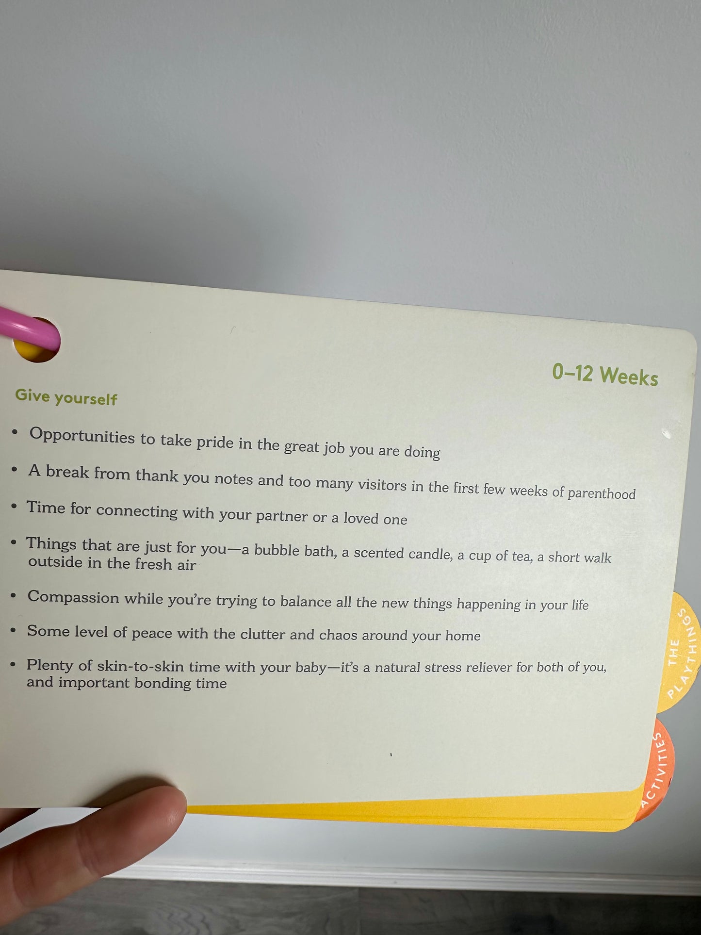 Lovevery "The Looker" Play Guide Book / 0-12 weeks