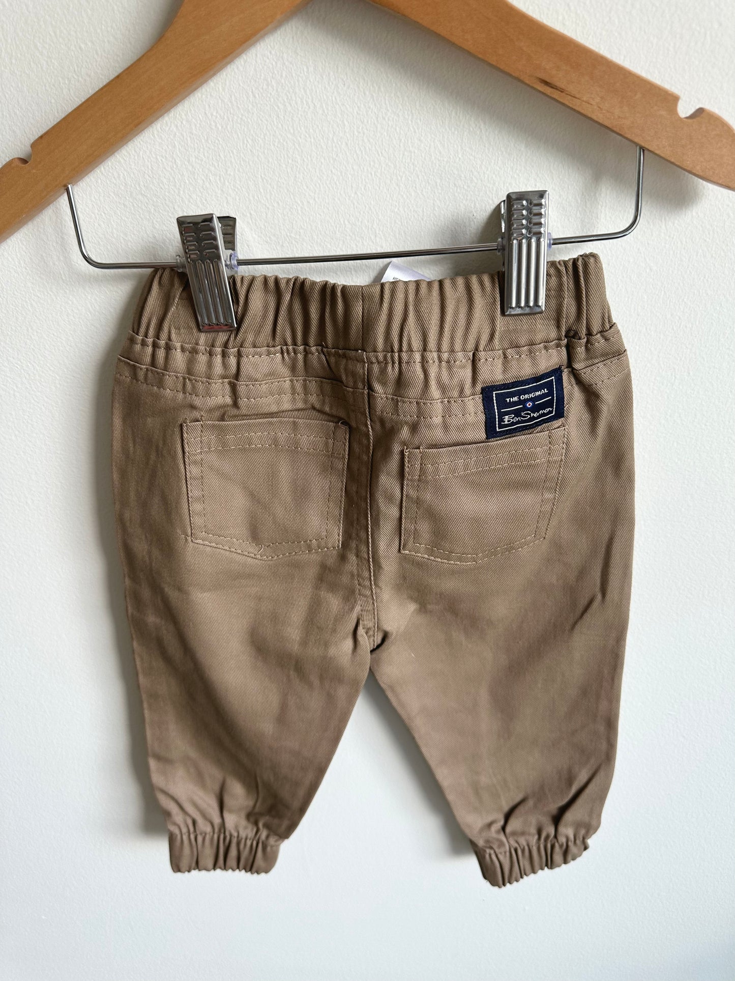 Beige Tapered Pants / 3-6m