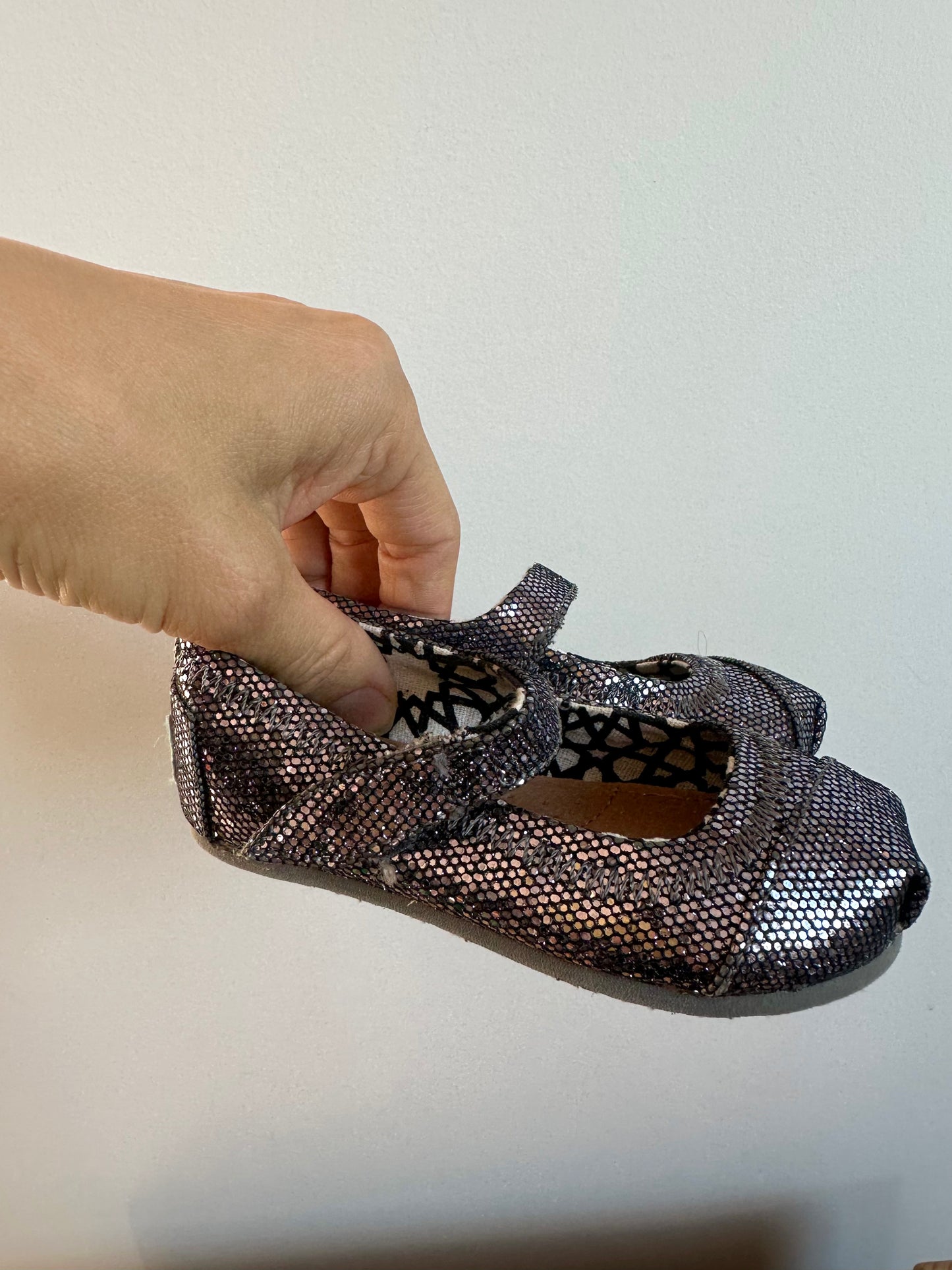 TOMS Sparkly Shoes / Size 5 Toddler
