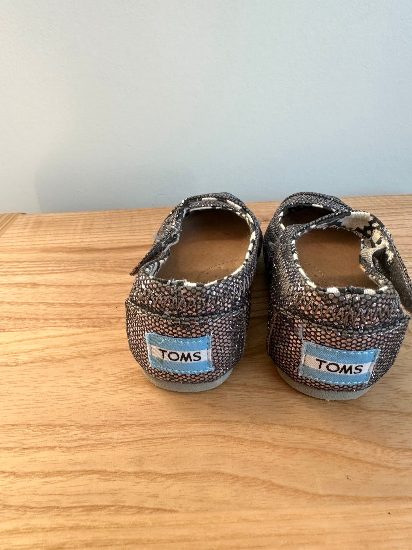 TOMS Sparkly Shoes / Size 5 Toddler