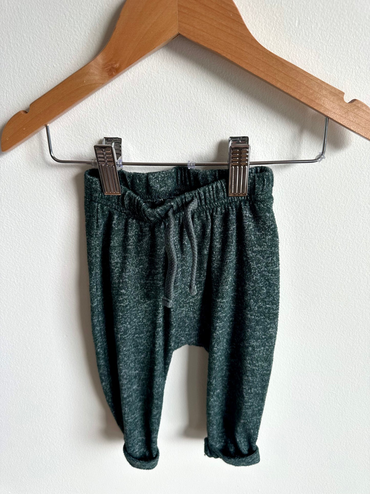 Green Joggers / 3-6m