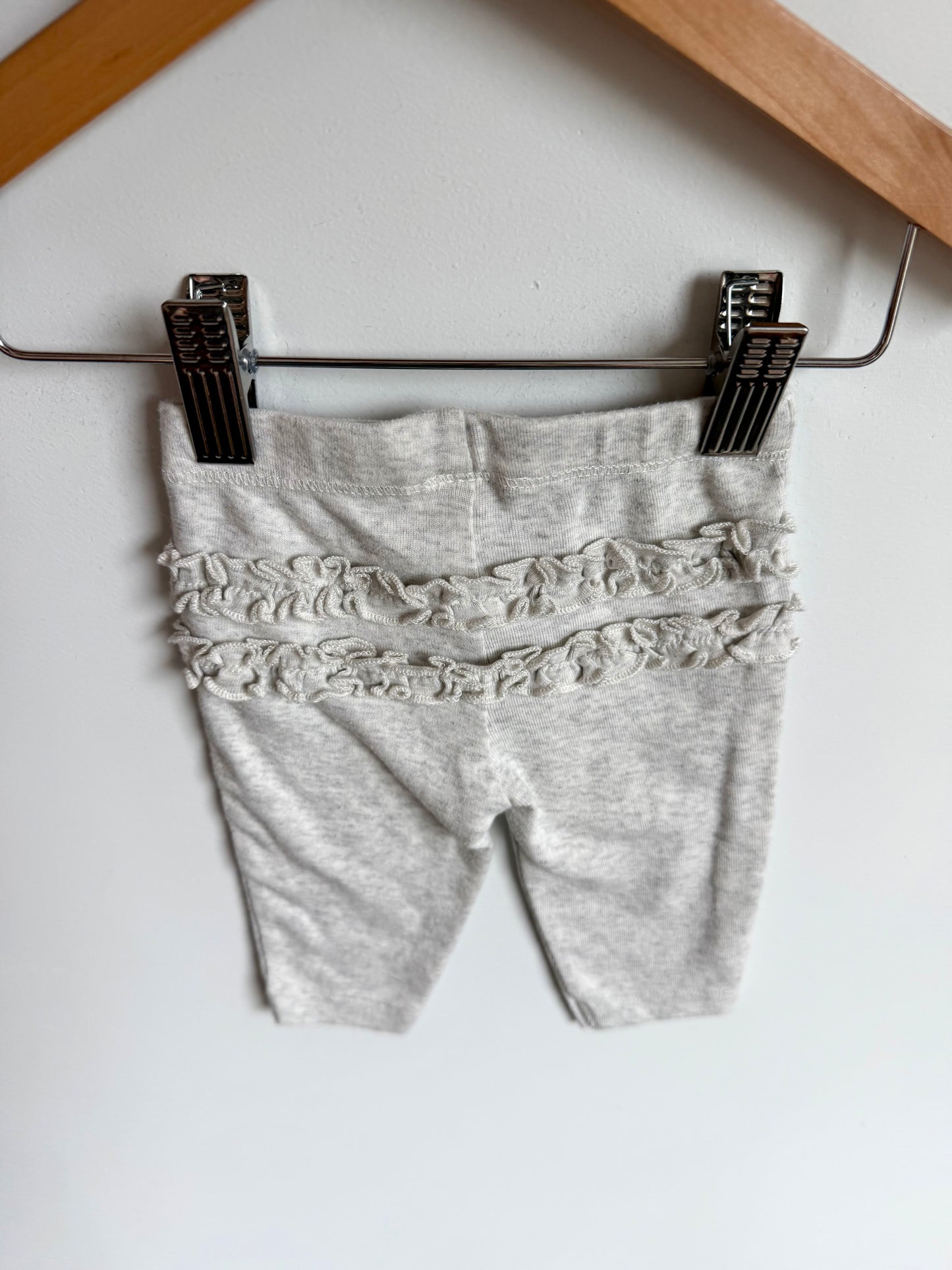 Grey Ruffle Bottom Pants / 3m