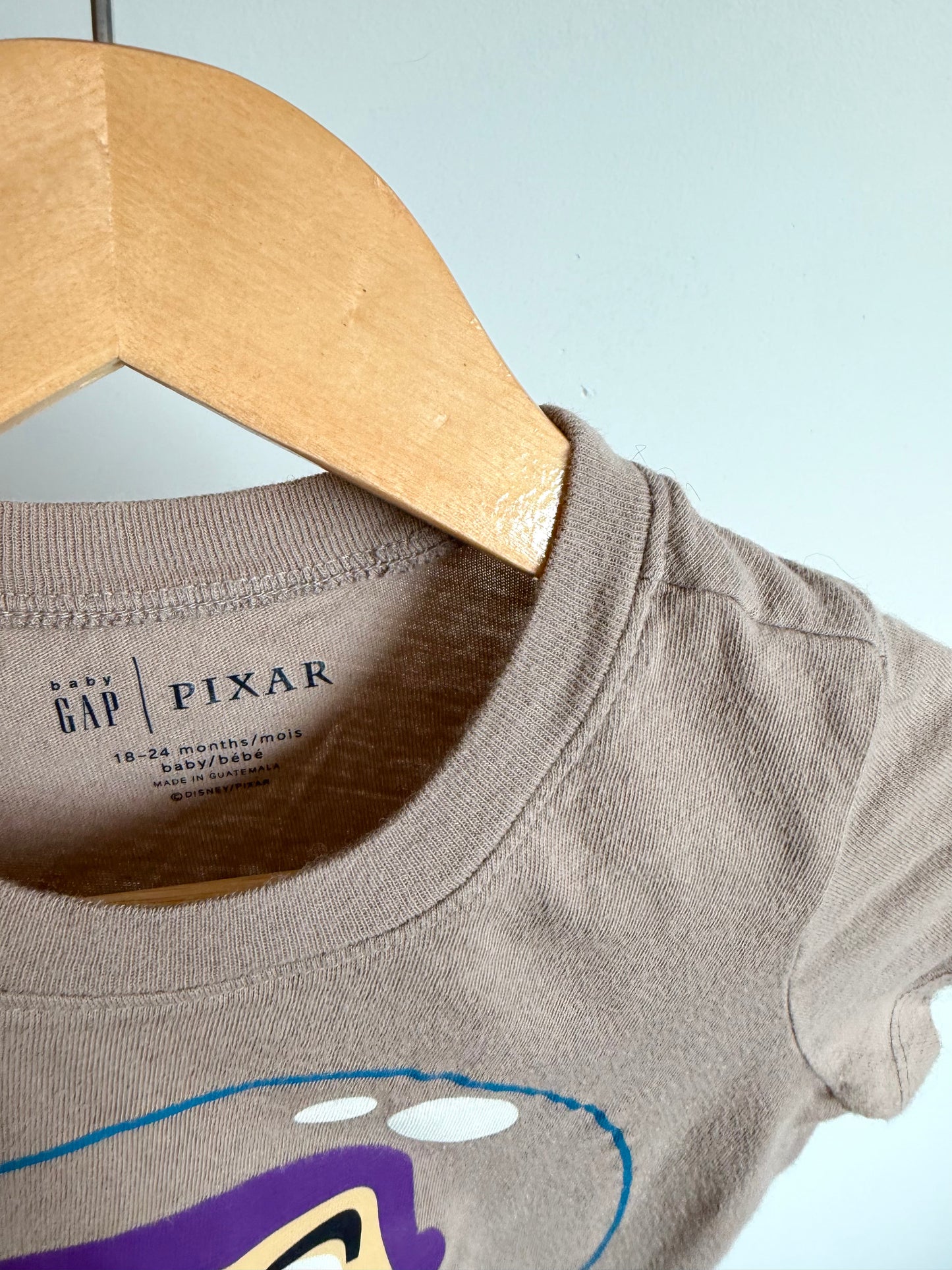 Gap Tan Buzz T-shirt (PLAY)/ 18-24m