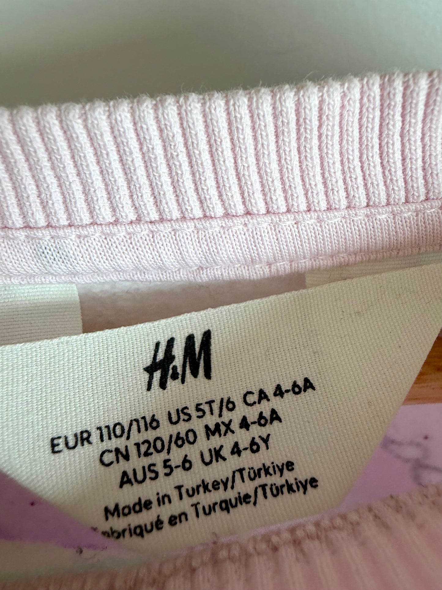 H&M Pink Squish Mallow Crewneck / 4-6 years