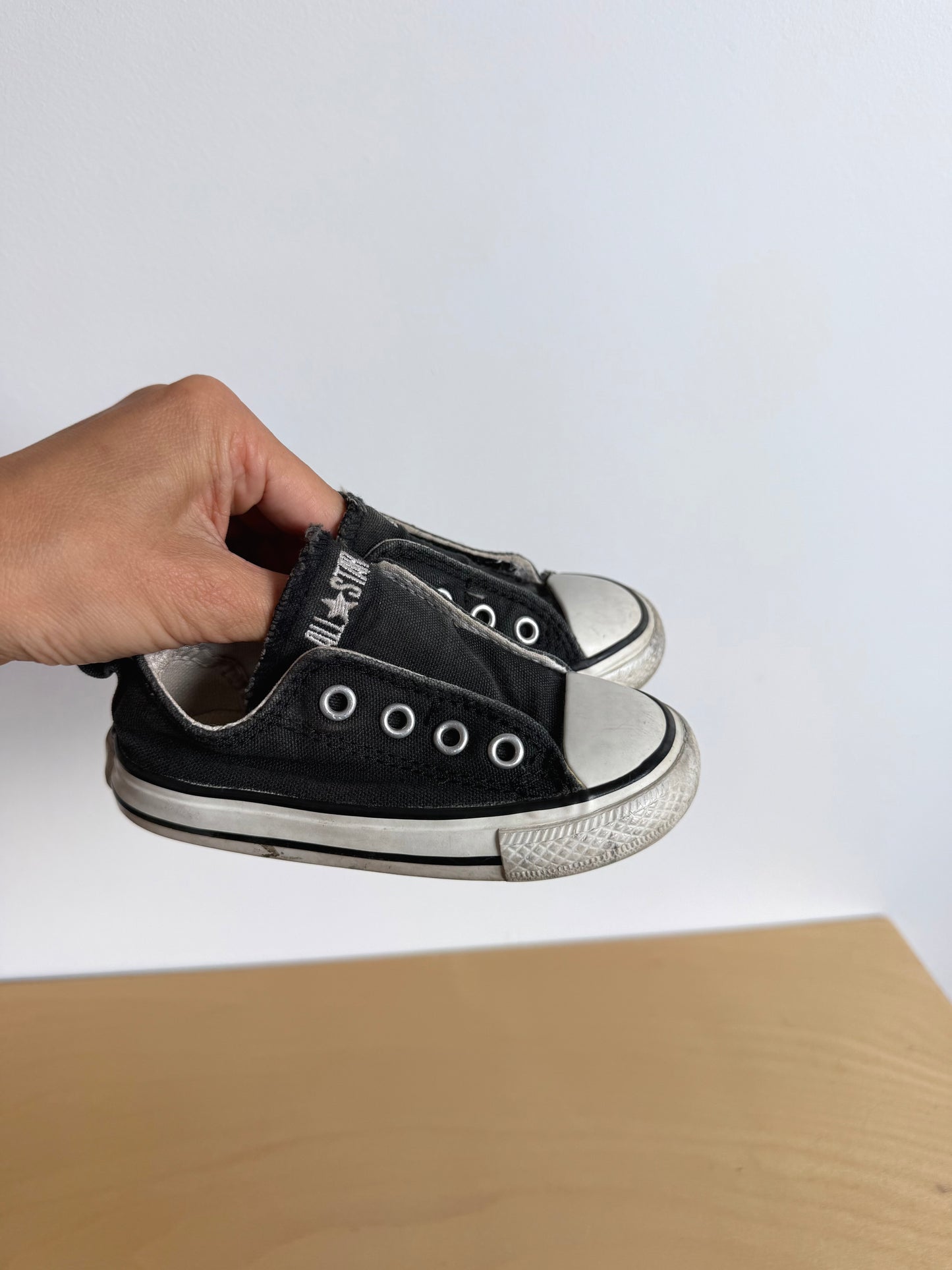 Converse Black Sneakers / Size 6 toddler