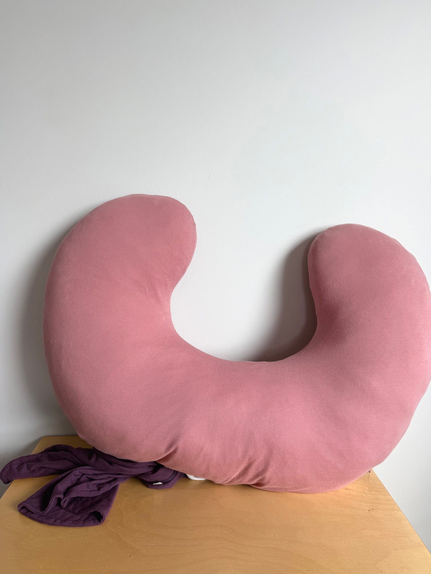 Perlim Pinpin Nursing Pillow and 2 Covers (No Shipping)