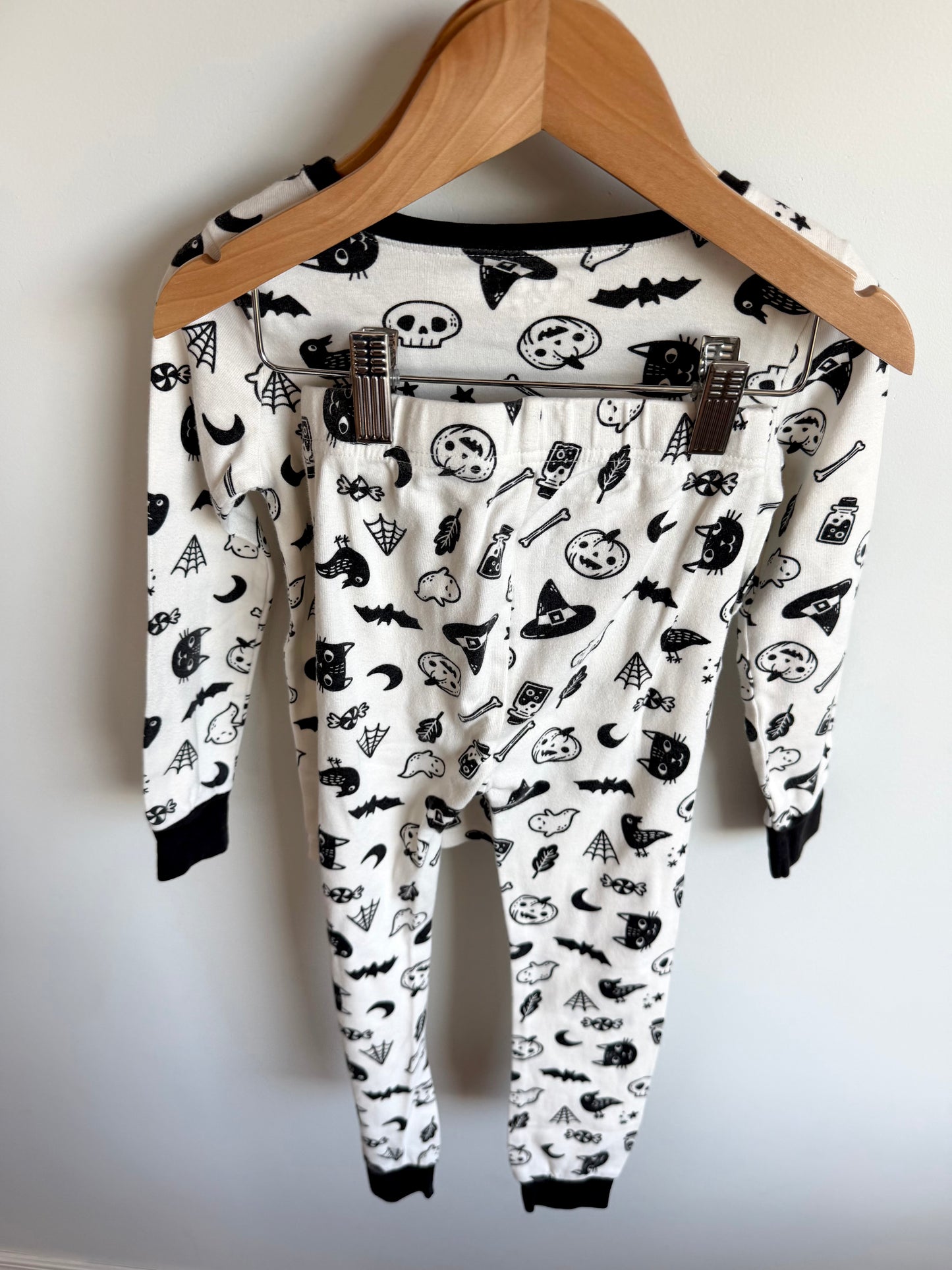 Black + White Halloween PJs / 6T