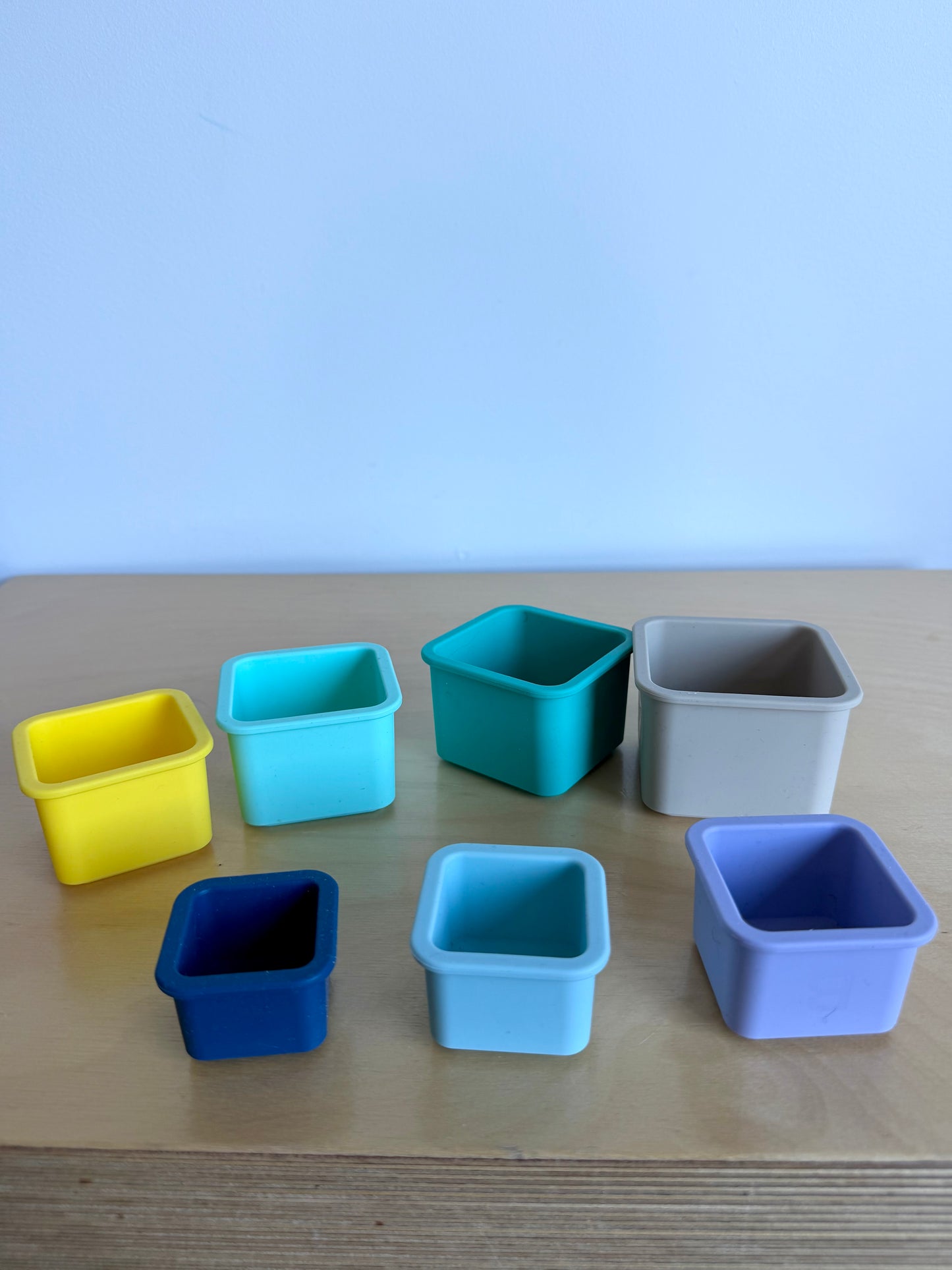 Colorful Nesting Square Cups (No Shipping)